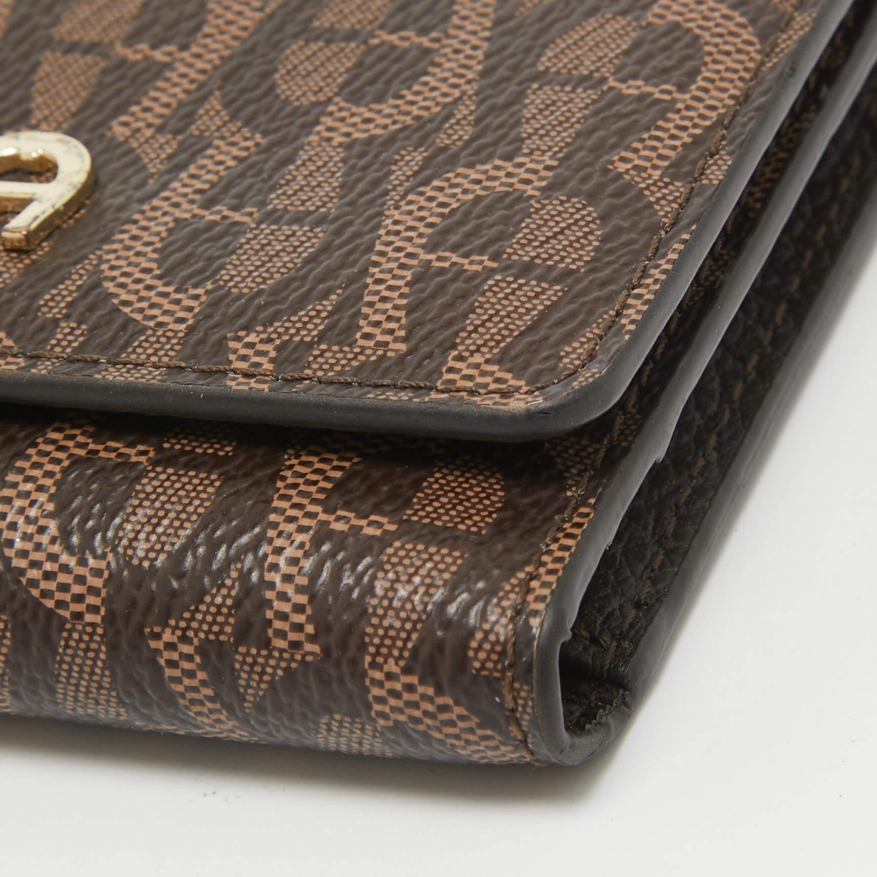 Aigner Portafoglio Trifold in Tela Coated Logo Marrone Scuro Monogram in vendita 4