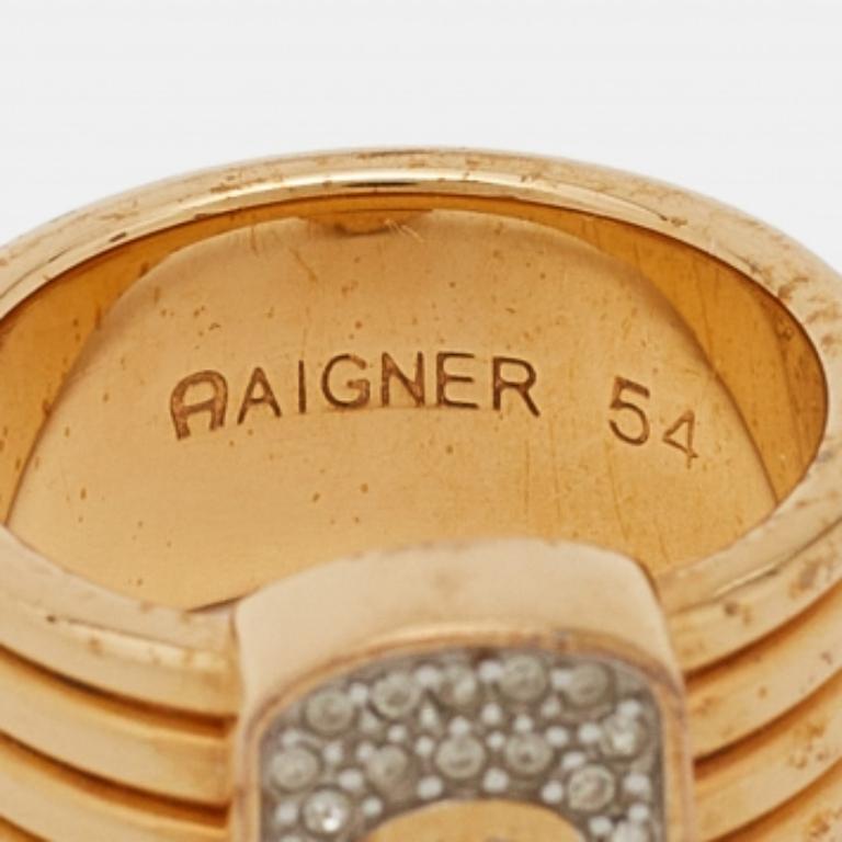 Aigner Anello con Logo in cristallo in tonalità oro misura 54 In condizioni buone in vendita a Dubai, Al Qouz 2