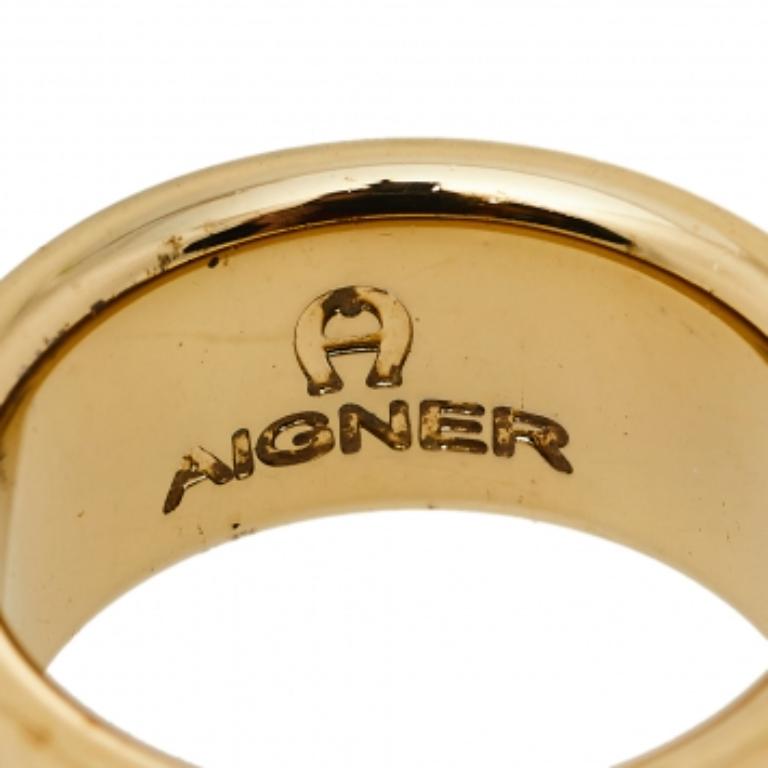 Aigner Gold Tone Logo Band Ring Size EU 54.5 In Good Condition For Sale In Dubai, Al Qouz 2