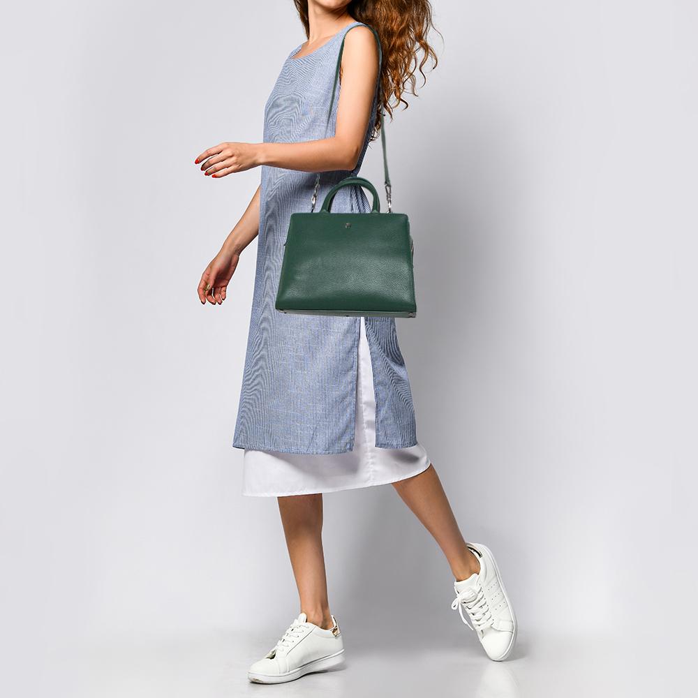 Aigner Grün Genarbtes Leder Cybill Tote im Zustand „Gut“ in Dubai, Al Qouz 2