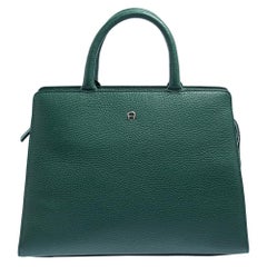 Aigner Grün Genarbtes Leder Cybill Tote