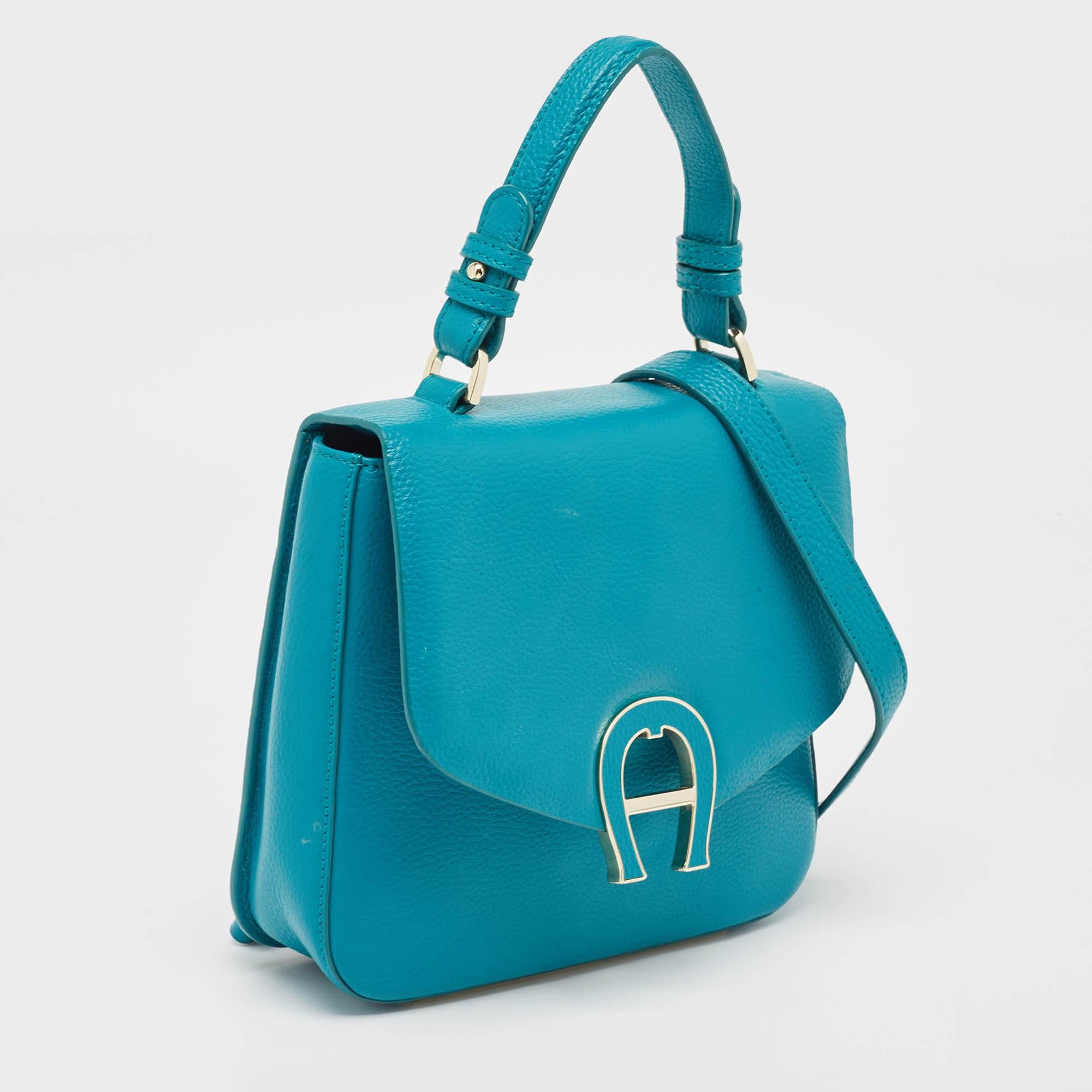 Aigner Green Leather Logo Flap Top Handle Bag In Excellent Condition For Sale In Dubai, Al Qouz 2