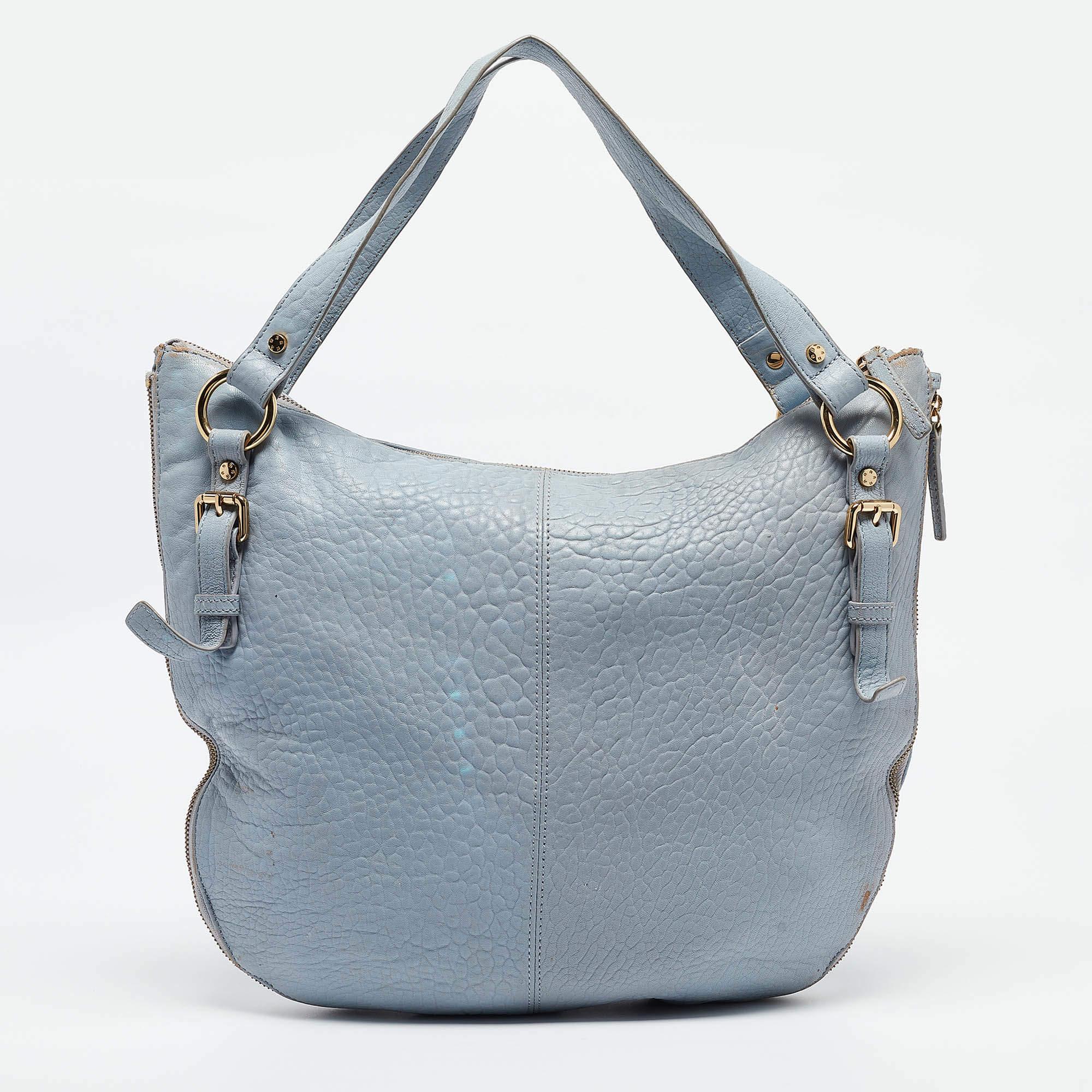 Aigner Light Blue Pebbled Leather Hobo In Good Condition For Sale In Dubai, Al Qouz 2