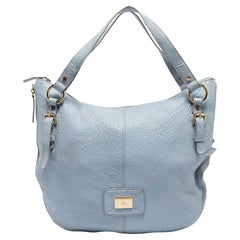 Aigner Hobo de piel granulada azul claro