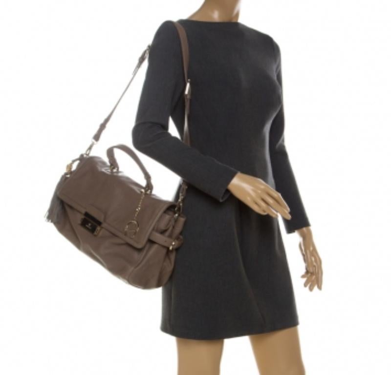 Aigner Hellbraune Leder-Top-Griff-Tasche im Angebot 4