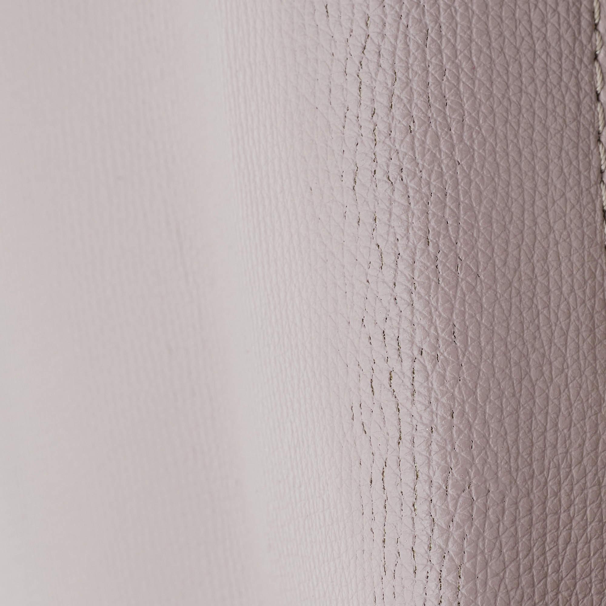 Aigner Lilac Leather Jada Top Handle Bag In Excellent Condition In Dubai, Al Qouz 2