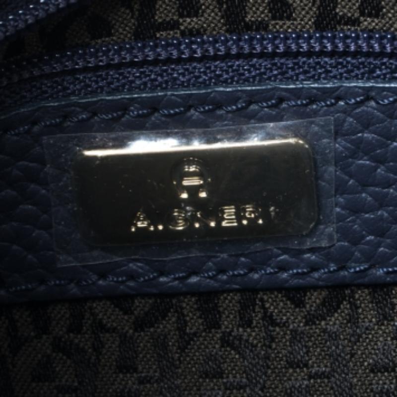 Aigner Navy Blue Leather Flap Crossbody Bag For Sale 2