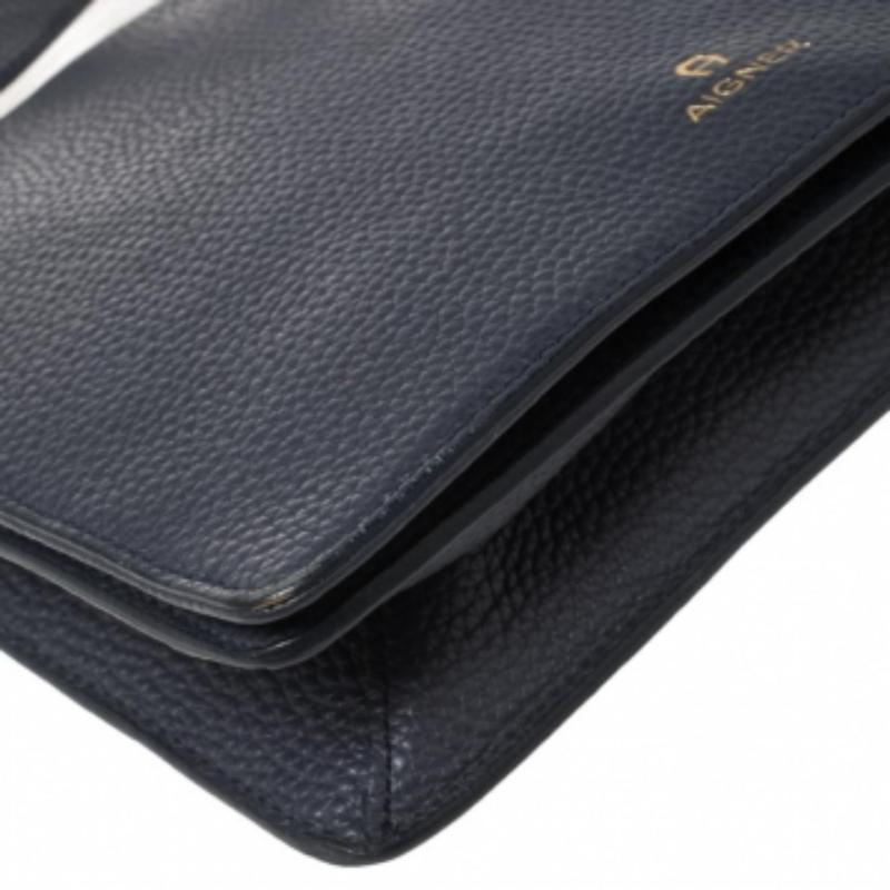 Aigner Navy Blue Leather Flap Crossbody Bag For Sale 3
