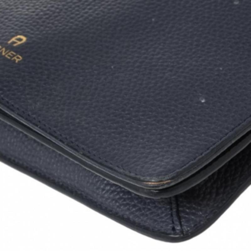 Aigner Navy Blue Leather Flap Crossbody Bag For Sale 4
