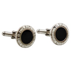 Aigner Onyx Silver Tone Toggle Cufflinks (boutons de manchette)