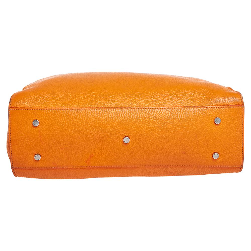 Aigner Orangefarbene Cybill-Tasche aus genarbtem Leder im Angebot 1