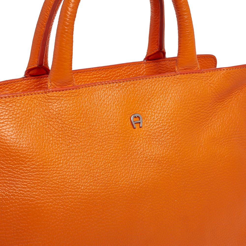 Aigner Orange Grained Leather Cybill Tote For Sale 1