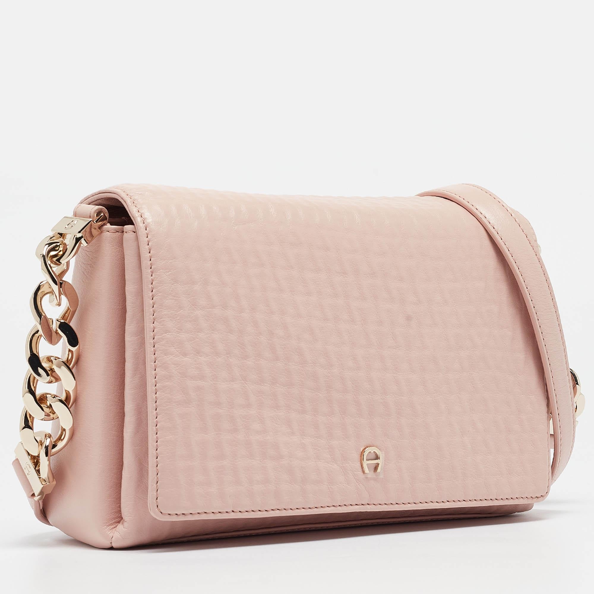 Bolso cruzado con solapa de piel rosa Aigner Beige