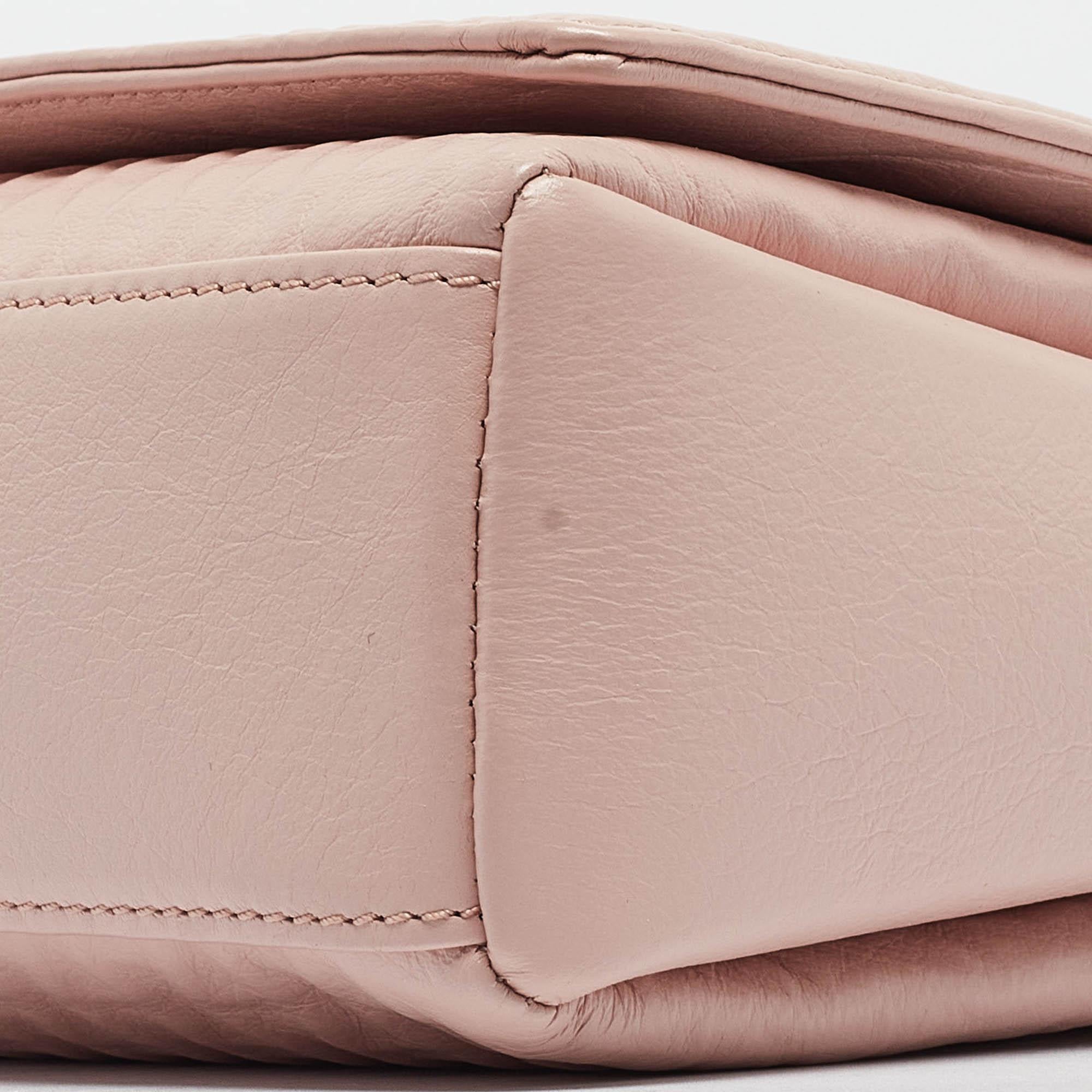 Bolso cruzado con solapa de piel rosa Aigner 4