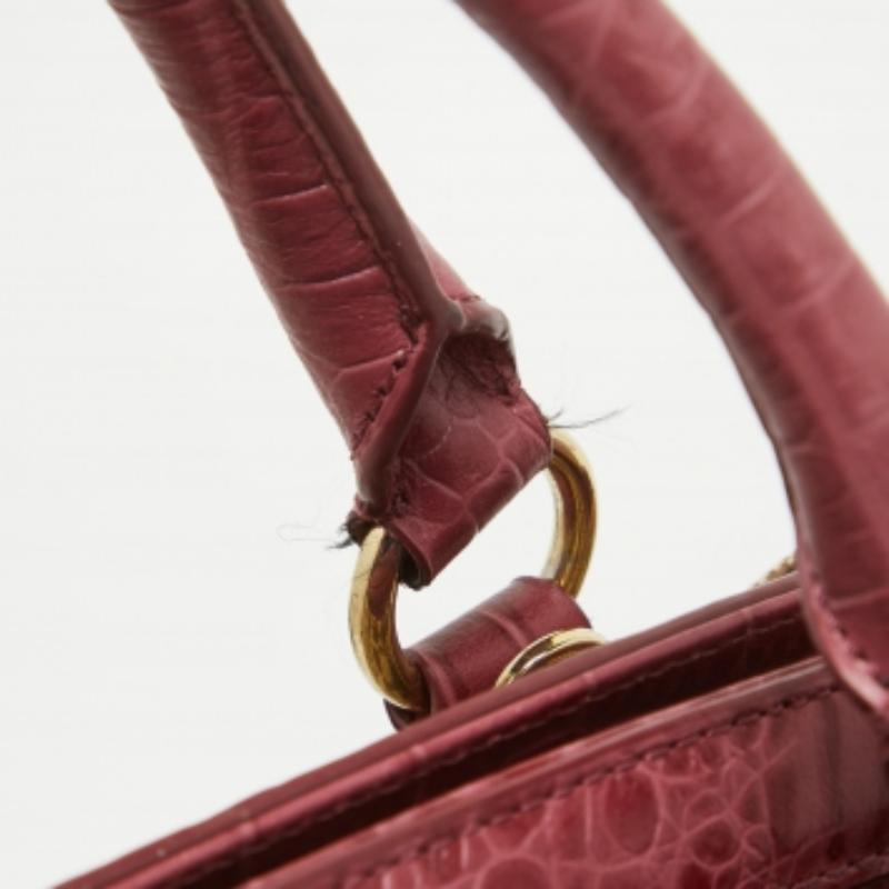Aigner Pinnk Signature Umhängetasche aus Segeltuch und Leder mit Krokoprägung und Logoschnalle im Angebot 4