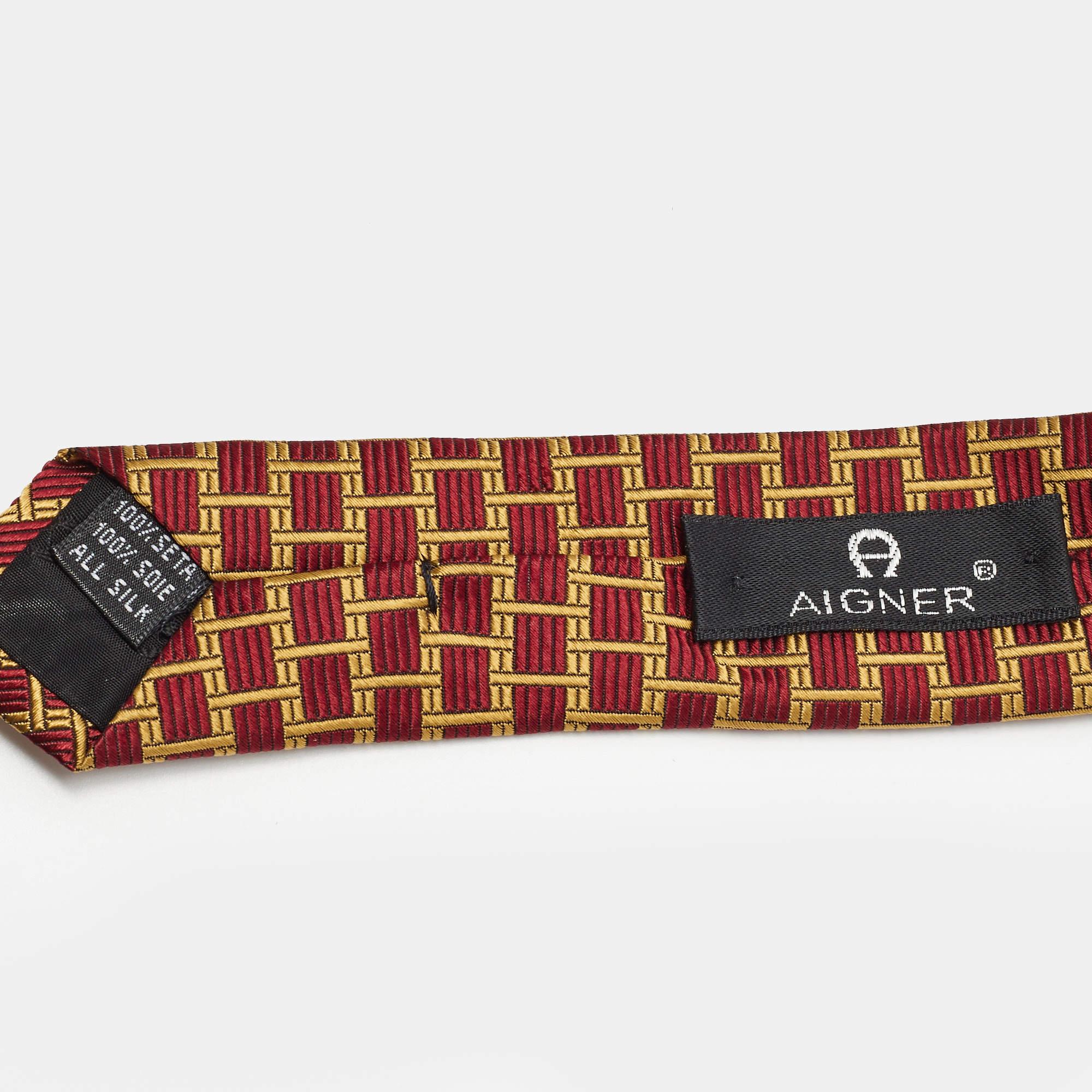 Marron Aigner - Cravate en soie jacquard rouge/jaune en vente