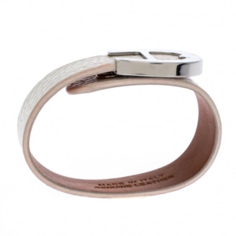Aigner Silver Tone White Leather Cybill Wide Bracelet en vente 1