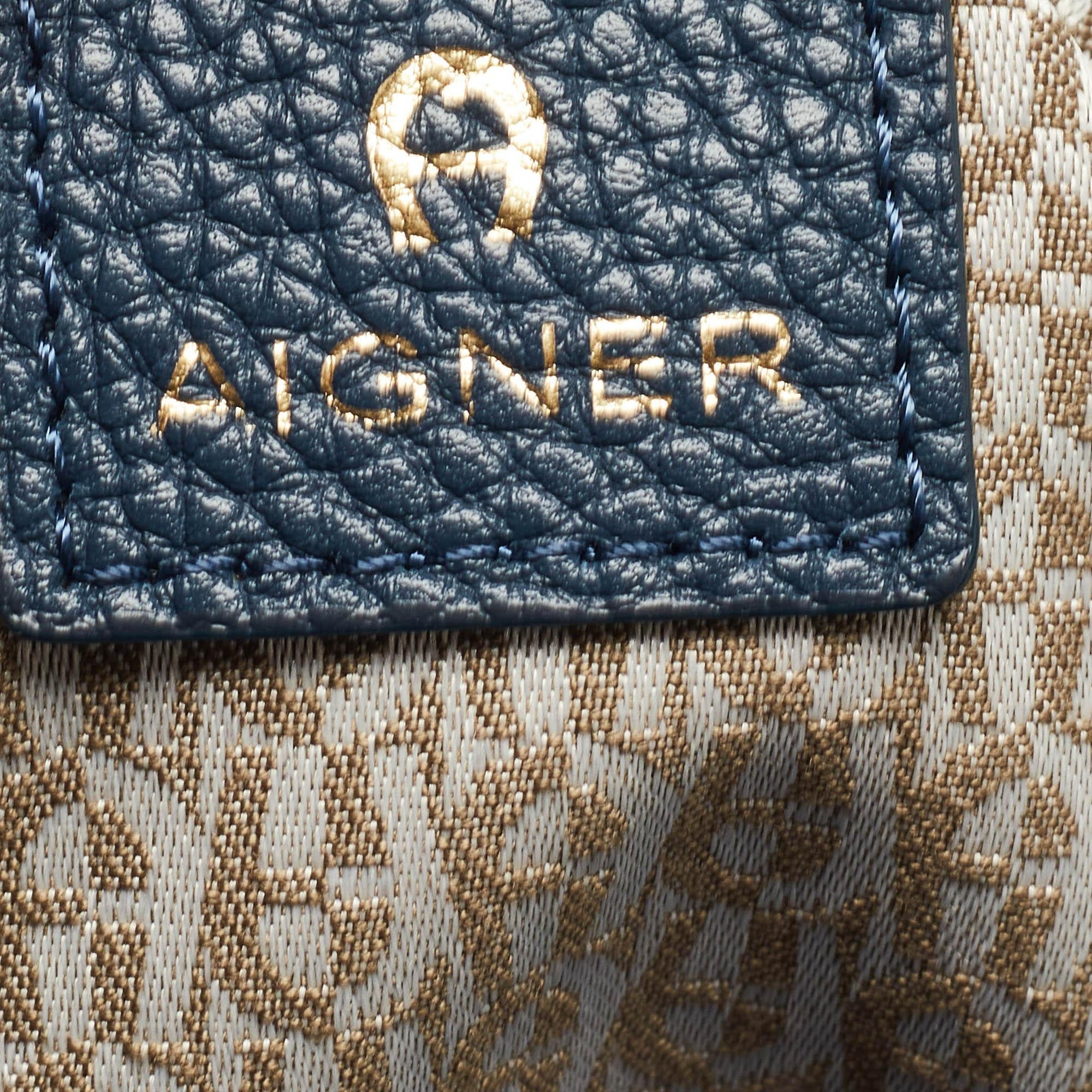 Aigner Two Tone Leather Logo Hobo For Sale 5