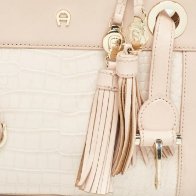 Aigner - Tote Cavallina in pelle rosa goffrata a due colori In condizioni discrete in vendita a Dubai, Al Qouz 2