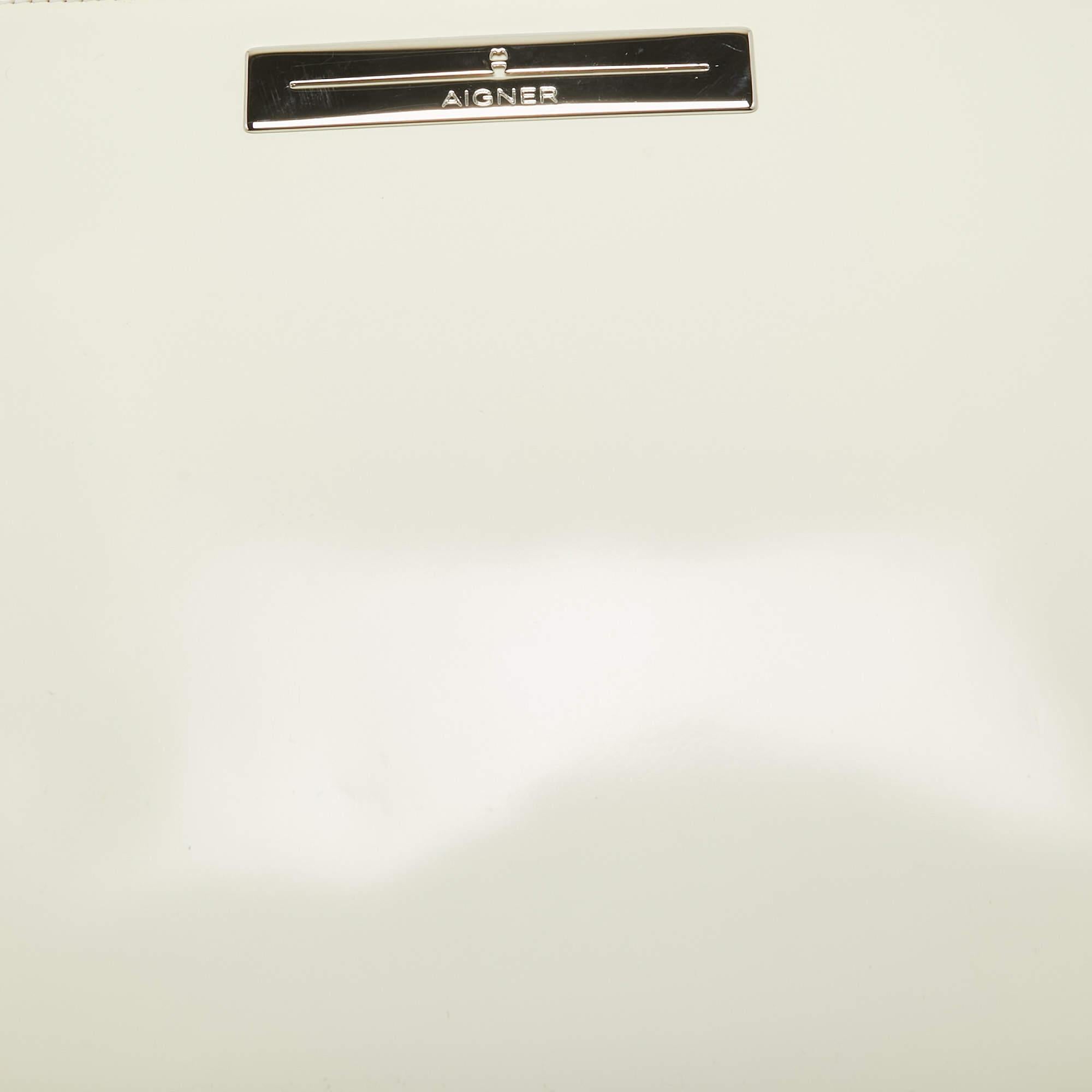 Aigner White Patent Leather Logo Flap Tote For Sale 1