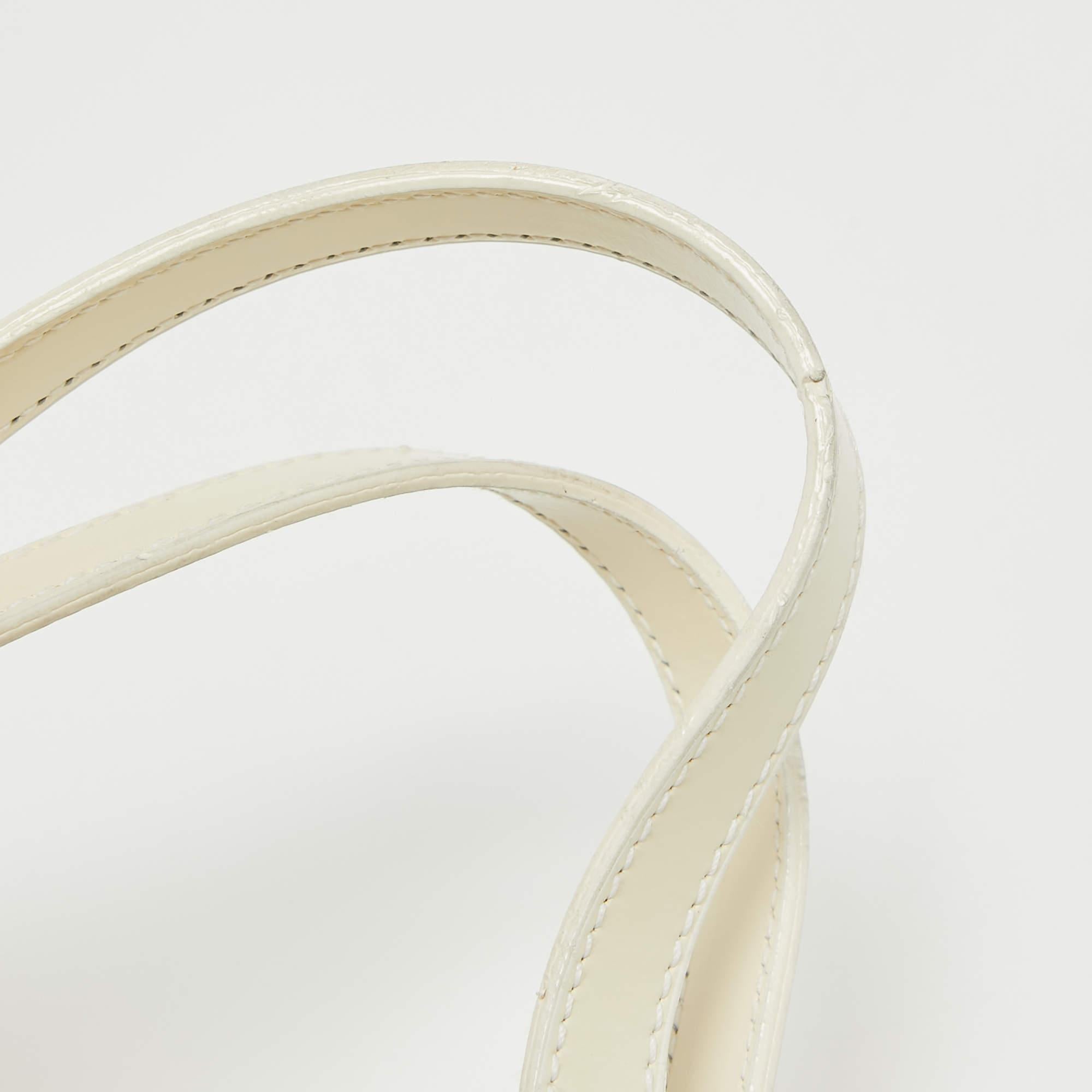 Aigner White Patent Leather Logo Flap Tote For Sale 2