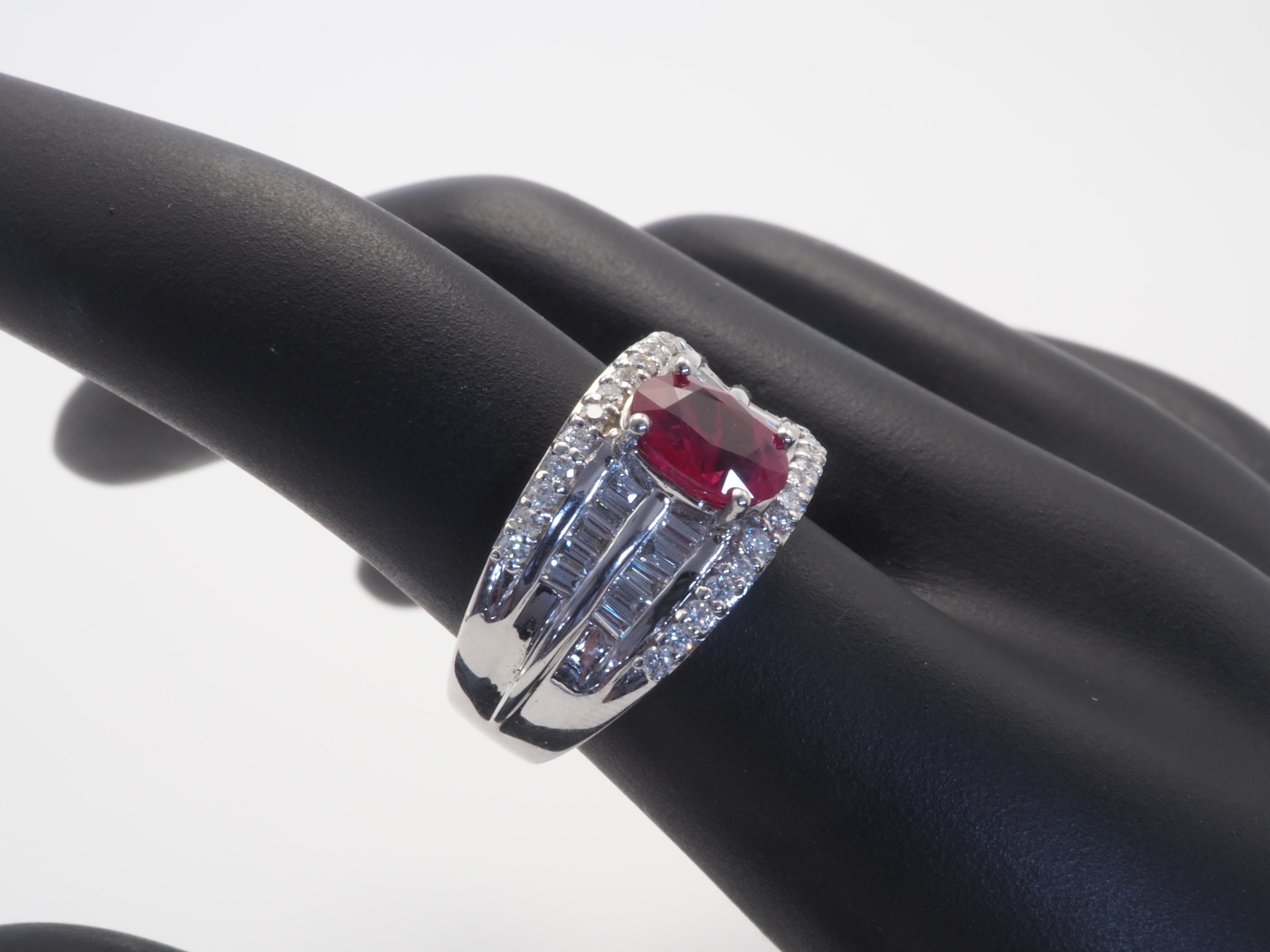 AIGS Anillo en racimo de oro blanco de 18 quilates con rubí oval de 1,26 ct y diamante de 0,74 ct en venta 3