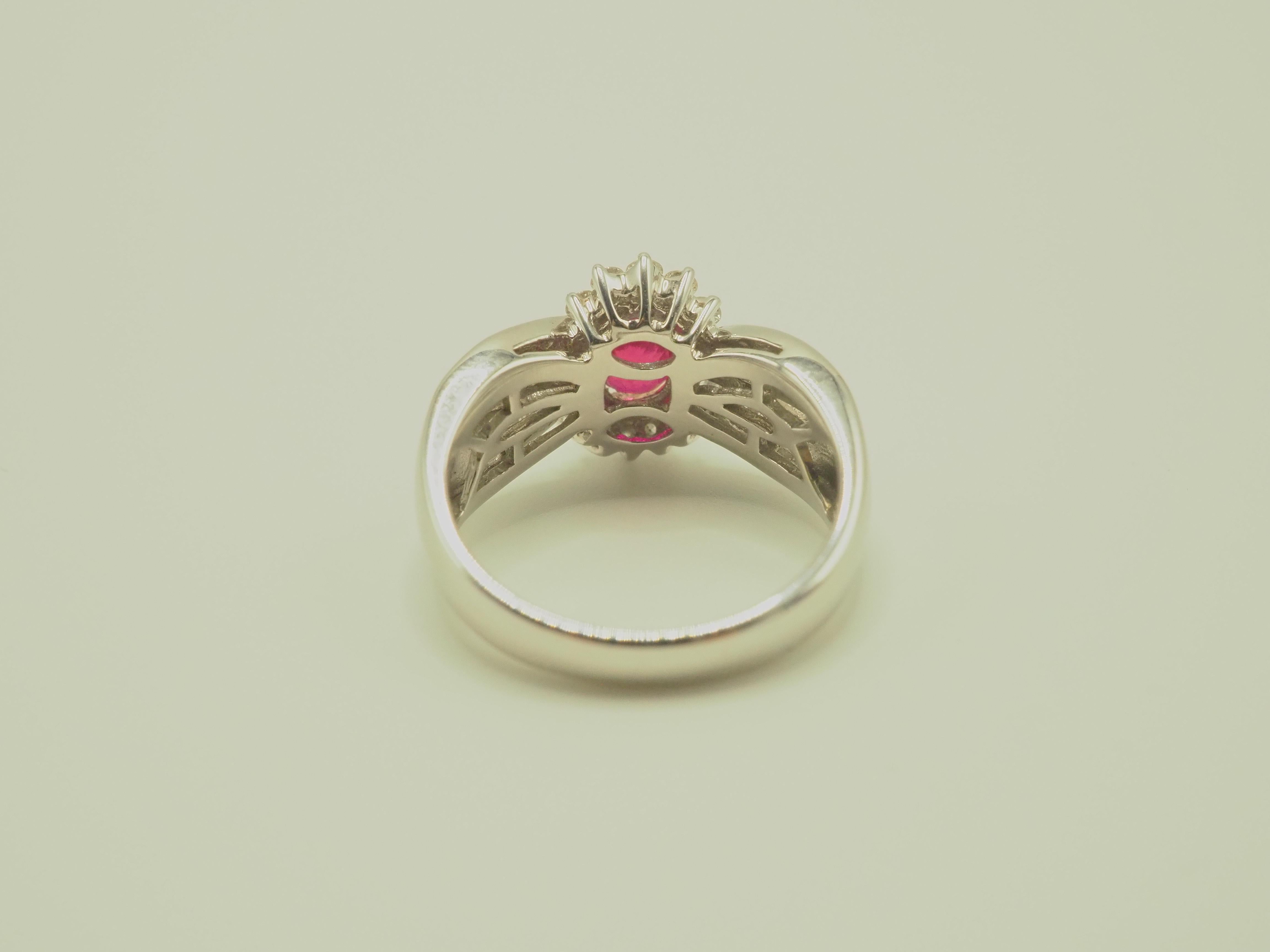 AIGS 18k White Gold 1.39ct Oval Ruby & 0.71ct Diamond Cocktail Ring In New Condition For Sale In เกาะสมุย, TH