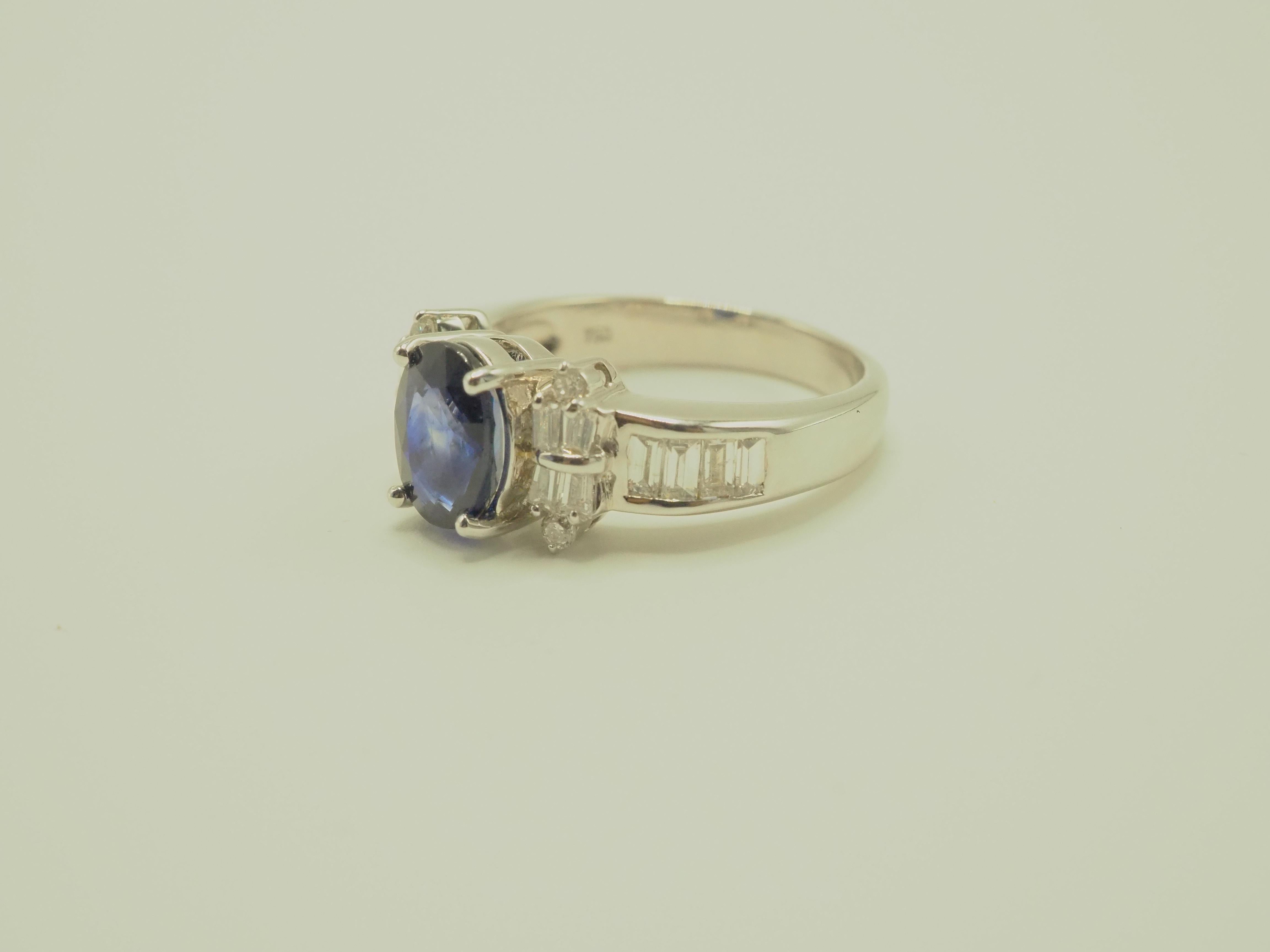 AIGS 18K White Gold 2.48ct Blue Sapphire & 0.63ct Diamond Engagement Ring In New Condition For Sale In เกาะสมุย, TH