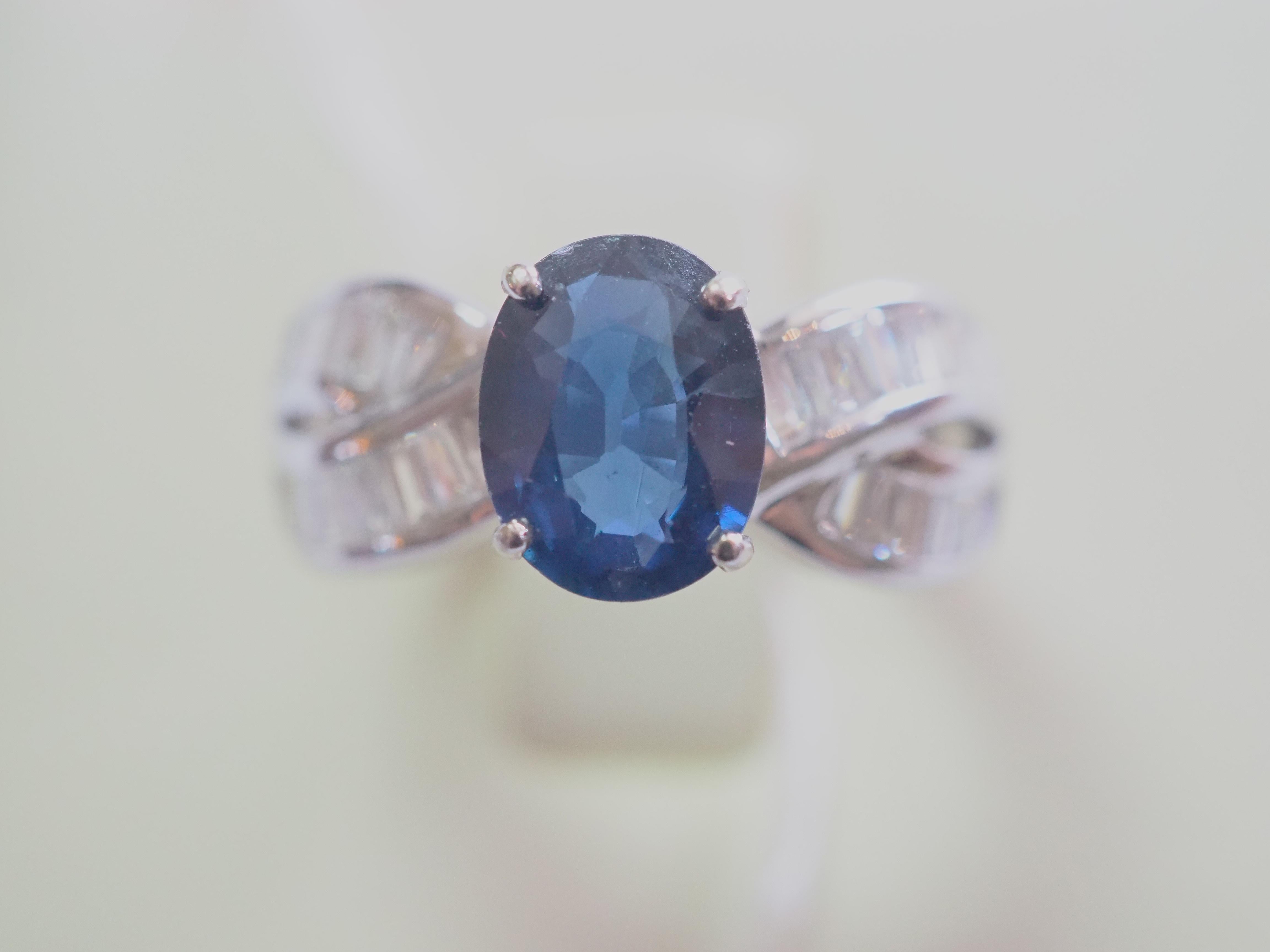 AIGS 18k White Gold 2.90ct Blue Sapphire & 0.69ct Diamond Engagement Ring In New Condition In เกาะสมุย, TH