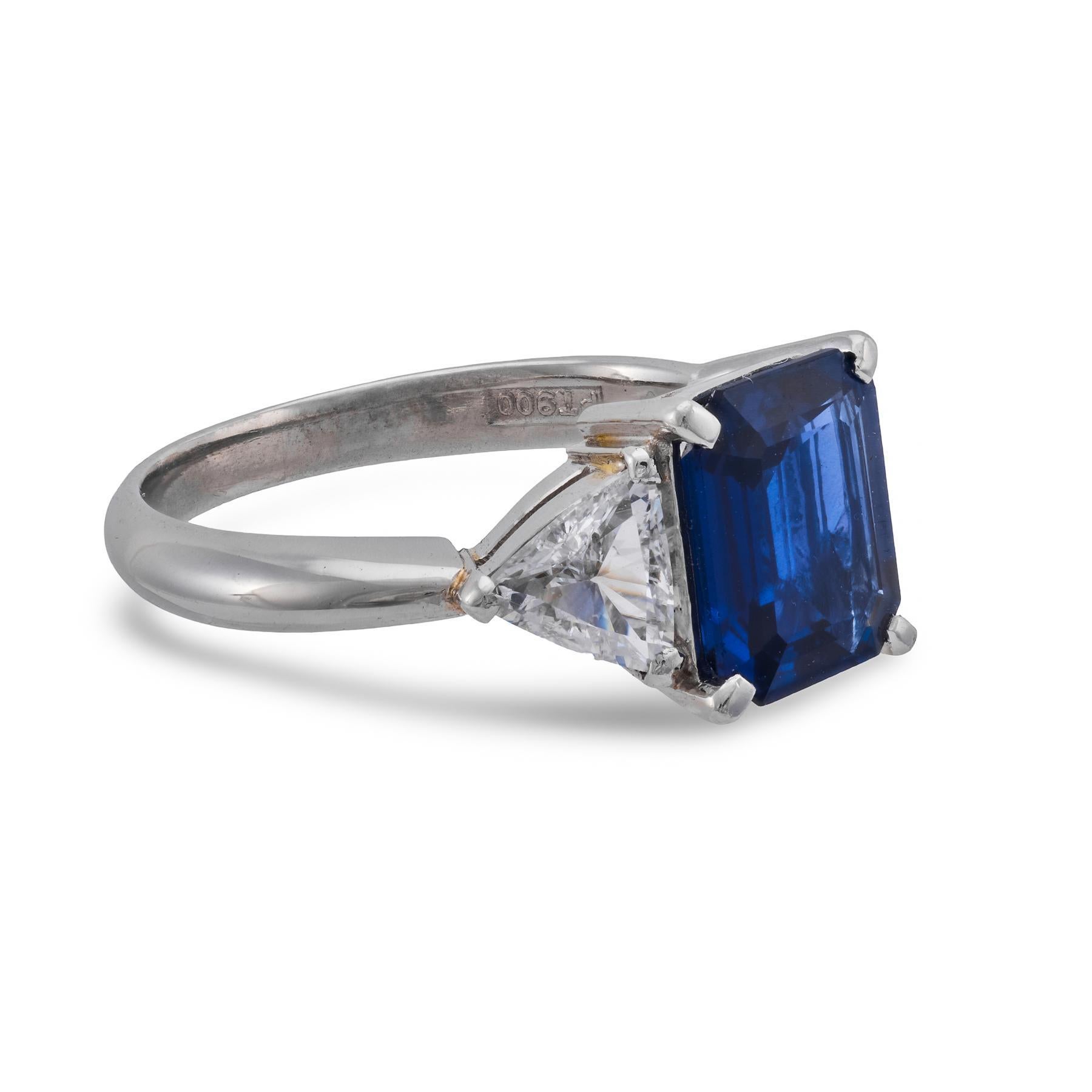 Contemporain AIGS Bague de fiançailles saphir diamant platine 2,27 carats en vente