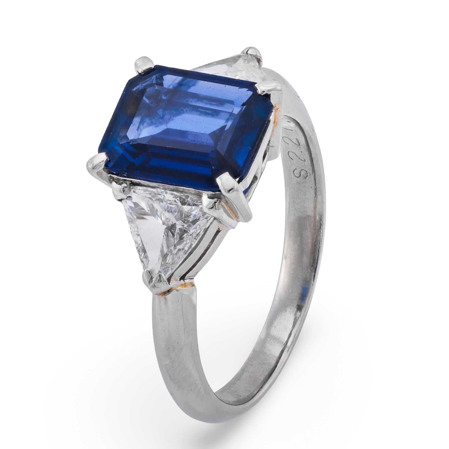 AIGS Bague de fiançailles saphir diamant platine 2,27 carats en vente 1