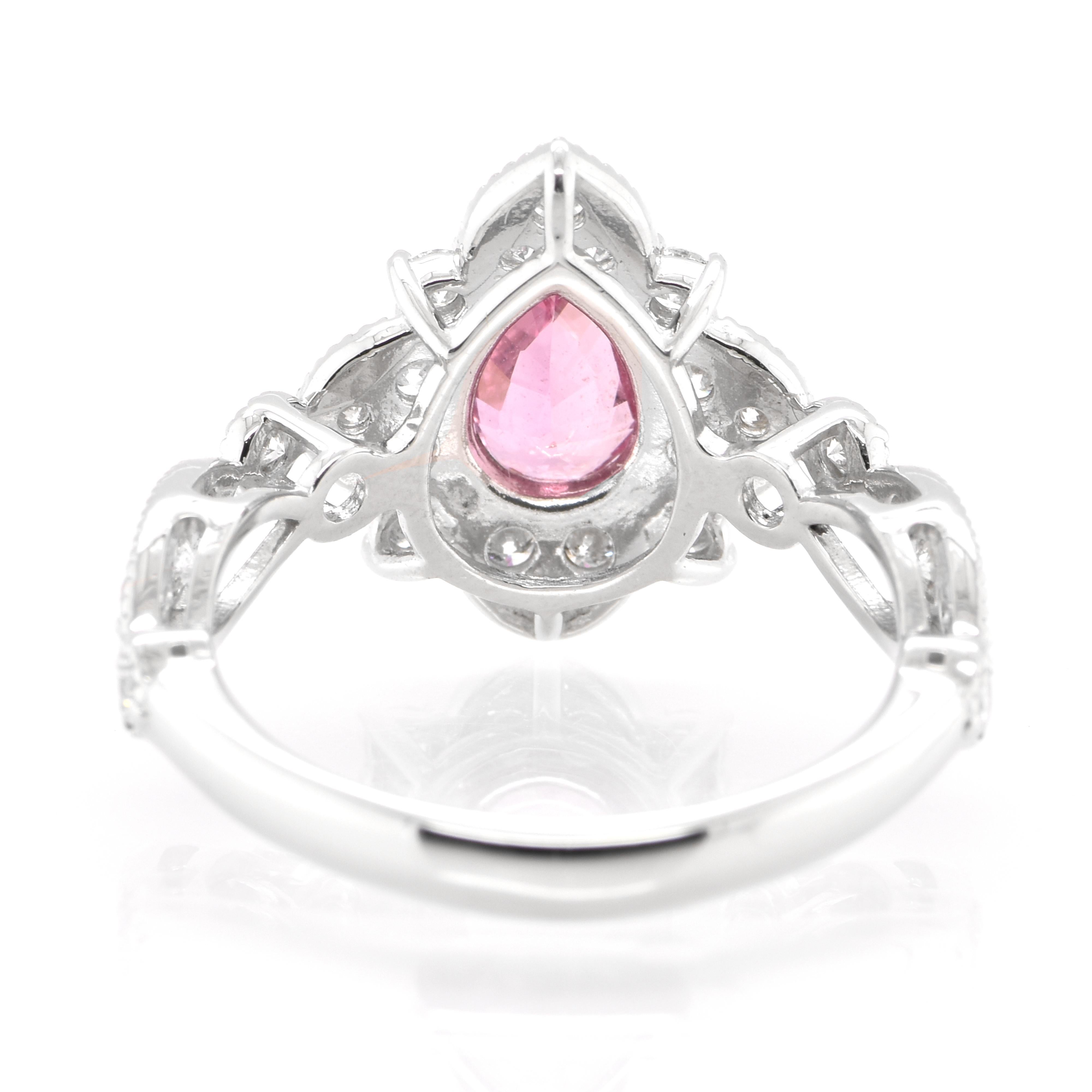 AIGS Certified 0.98 Carat Natural Padparadscha Sapphire Ring Set in Platinum In New Condition In Tokyo, JP