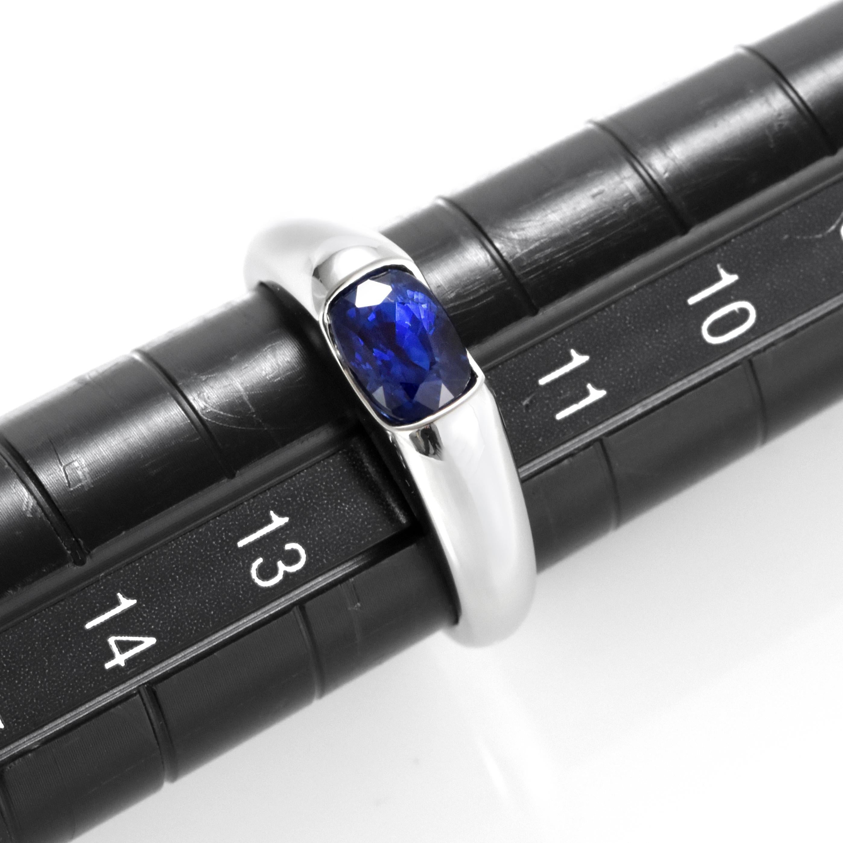 Anello con zaffiro blu reale certificato AIGS da 1,56 carati realizzato in platino in vendita 7