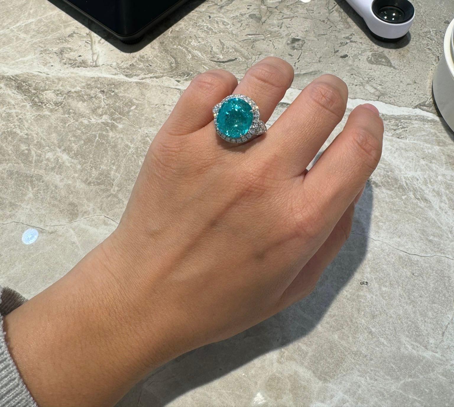 Anello da cocktail con tormalina Paraiba certificata CGRL da 15,70 carati in vendita 1