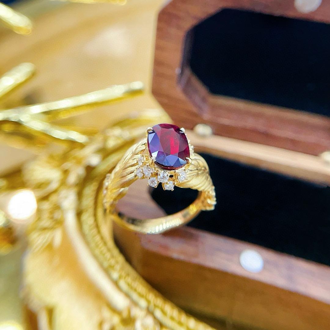 Oval Cut AIGS Certified 2.01ct Unheated Vivid Pigeon Blood Ruby 18K Gold Ring For Sale