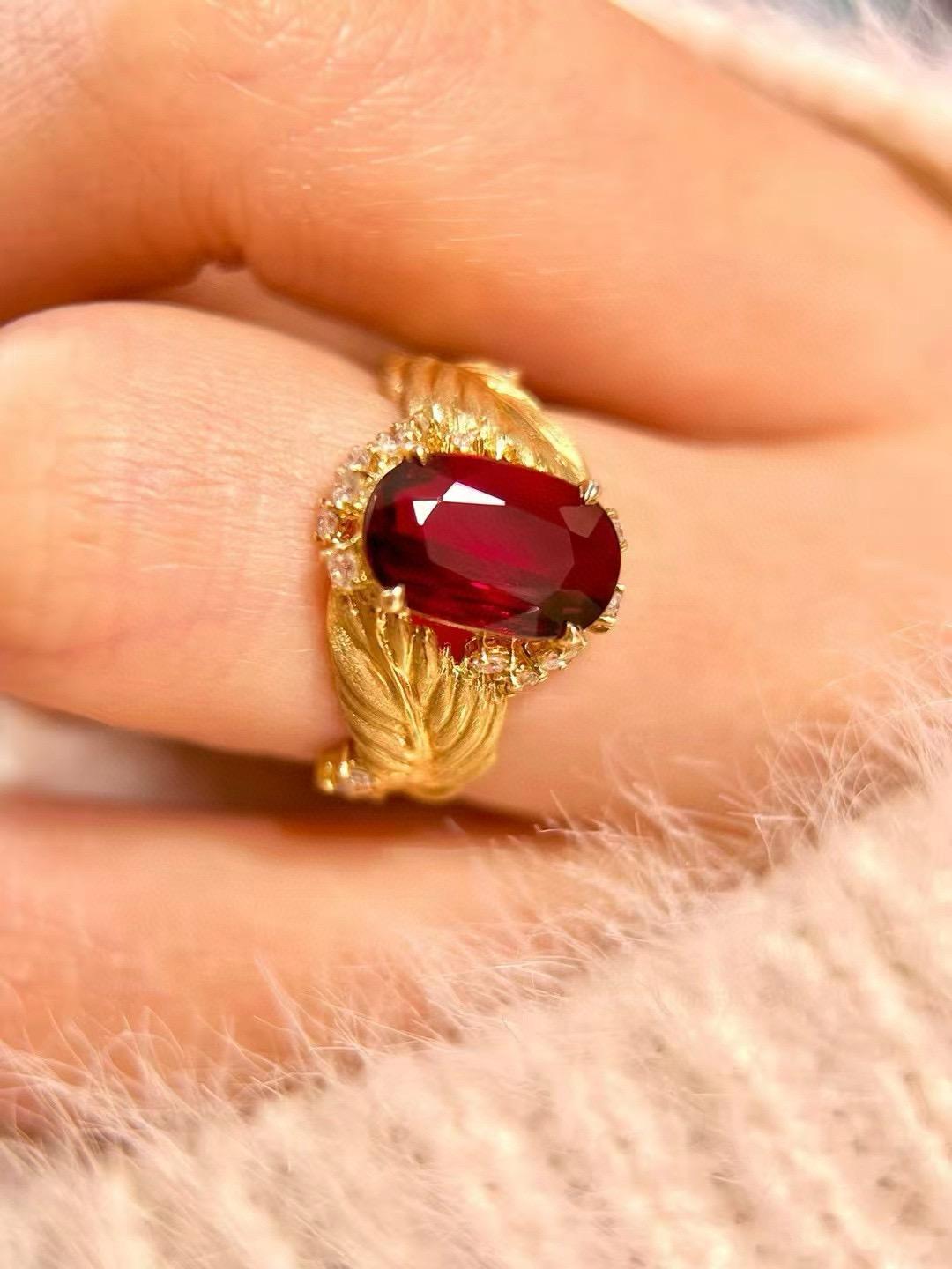 AIGS Certified 2.01ct Unheated Vivid Pigeon Blood Ruby 18K Gold Ring In New Condition For Sale In Kowloon, HK