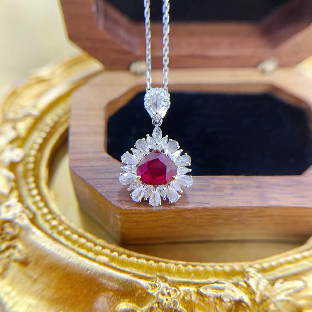 AIGS - Certified 18K Gold Necklace Unheated Ruby Oval Halo & Lace

Ruby - 1.03 CT (AIGS - Certification)
Side Stone - 0.49 CT
Total Weight - 3.86 GM

Certified Authenticity: With an AIGS (Asian Institute of Gemological Sciences) certificate, the