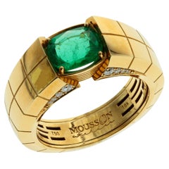 Vintage AIGS Certified 1.95 Carat Cushion Cut Emerald 18 Karat Yellow Gold Male Ring