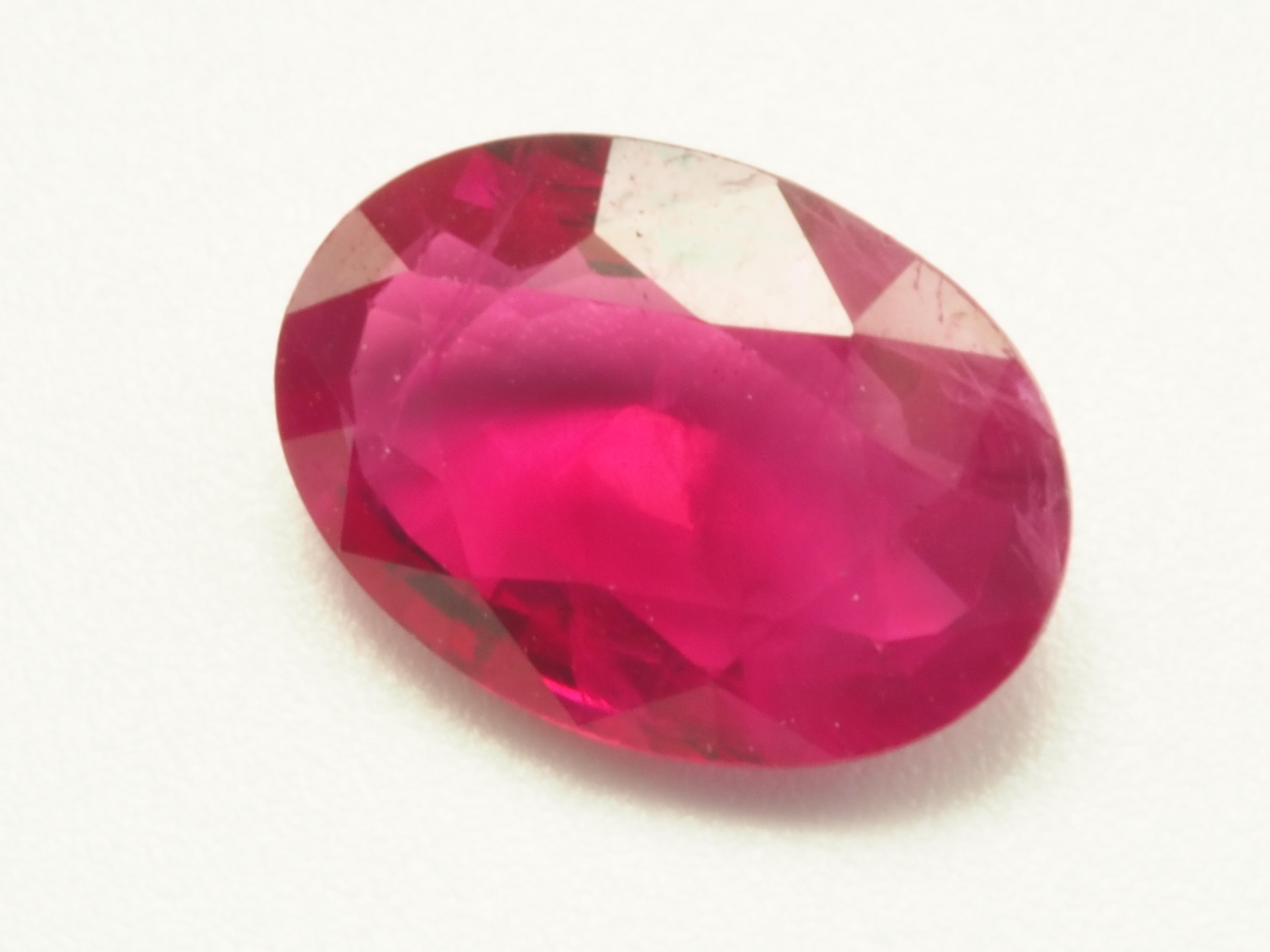 AIGS Certified 2.05ct Pinkish-Red Oval Ruby, 9.55x6.78x3.39 mm In New Condition For Sale In เกาะสมุย, TH