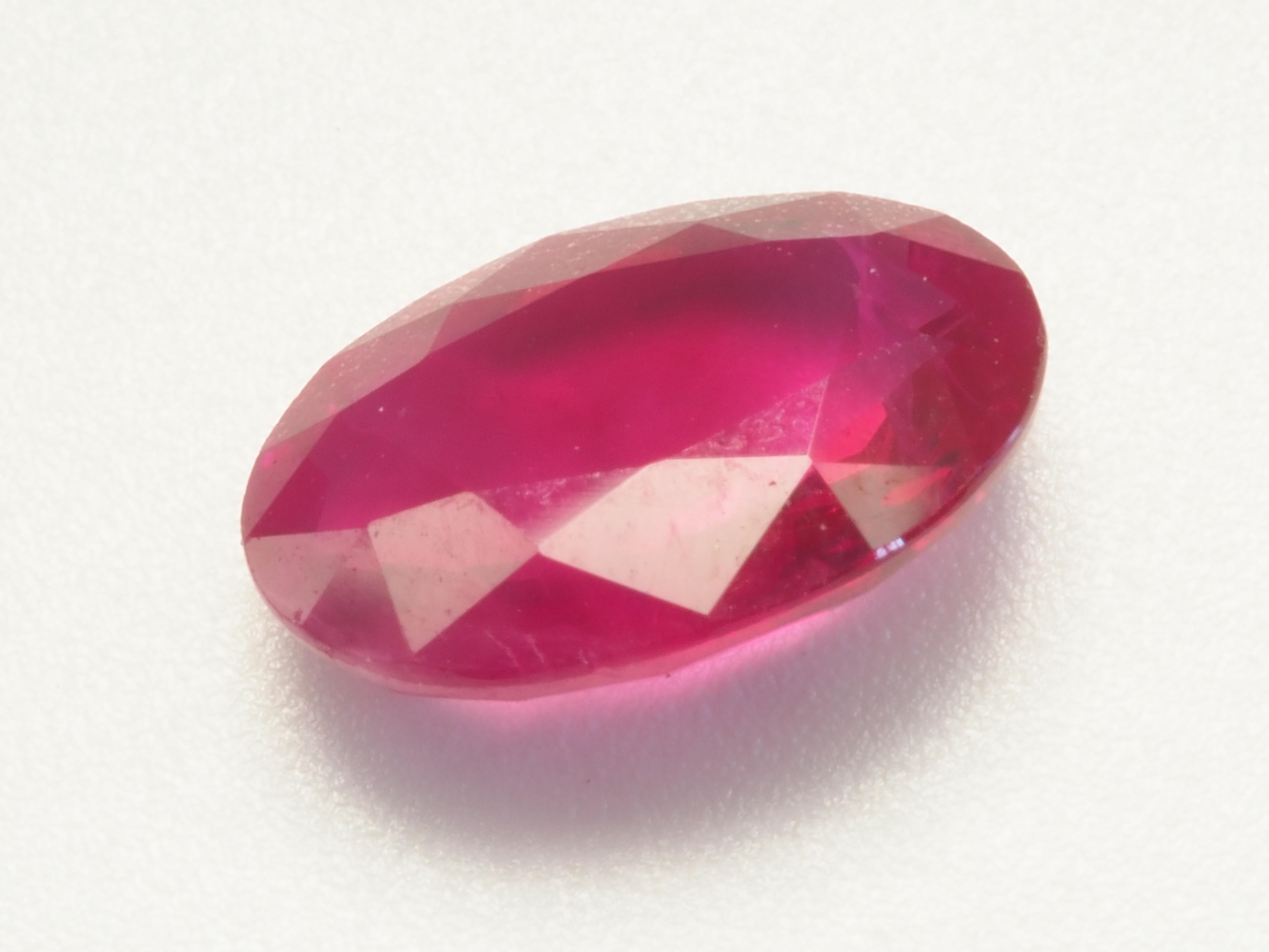 Women's or Men's AIGS Certified 2.05ct Pinkish-Red Oval Ruby, 9.55x6.78x3.39 mm For Sale