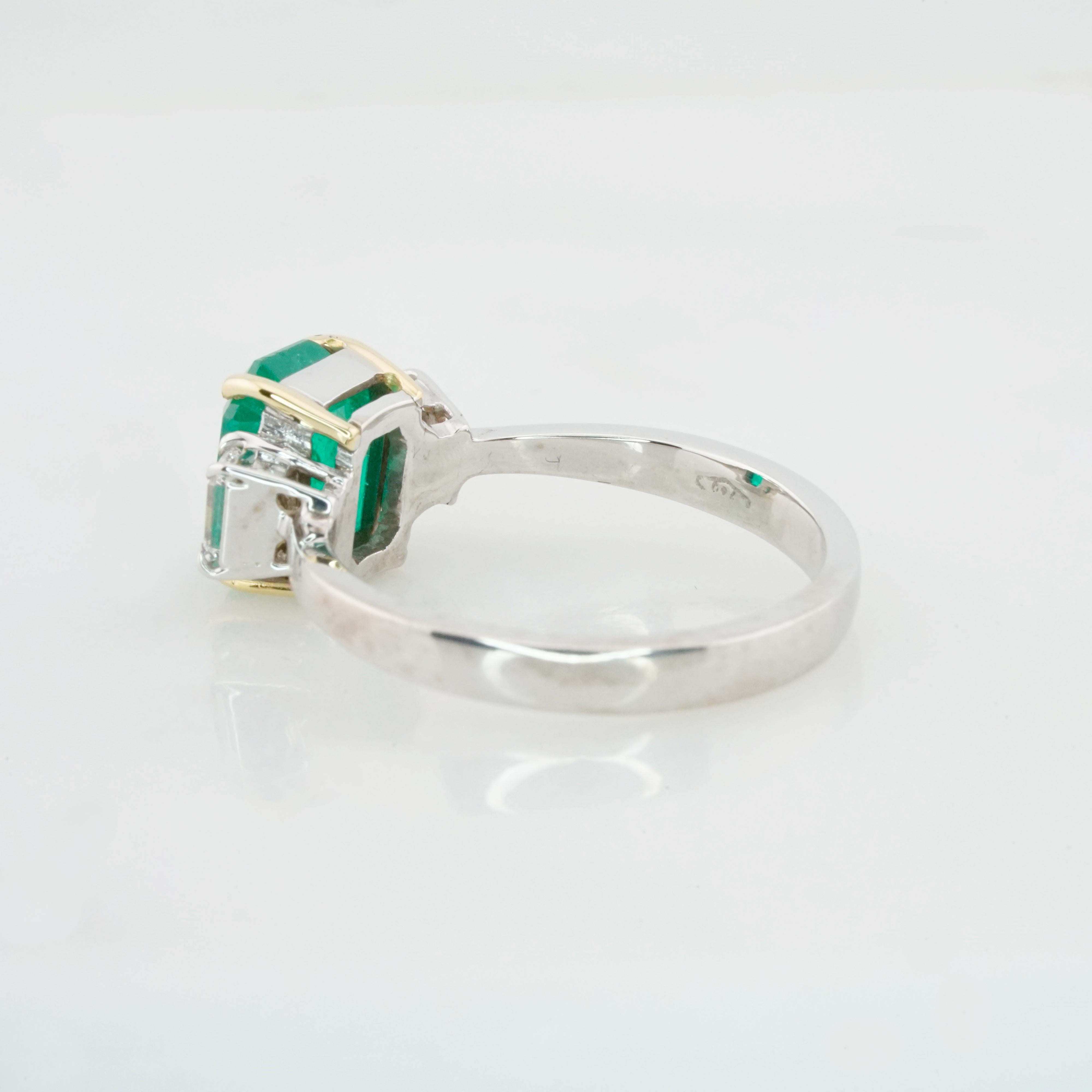 Emerald Cut AIGS Certified 2.12 Carat Vivid Green Colombian Emerald 18K White Gold Ring For Sale