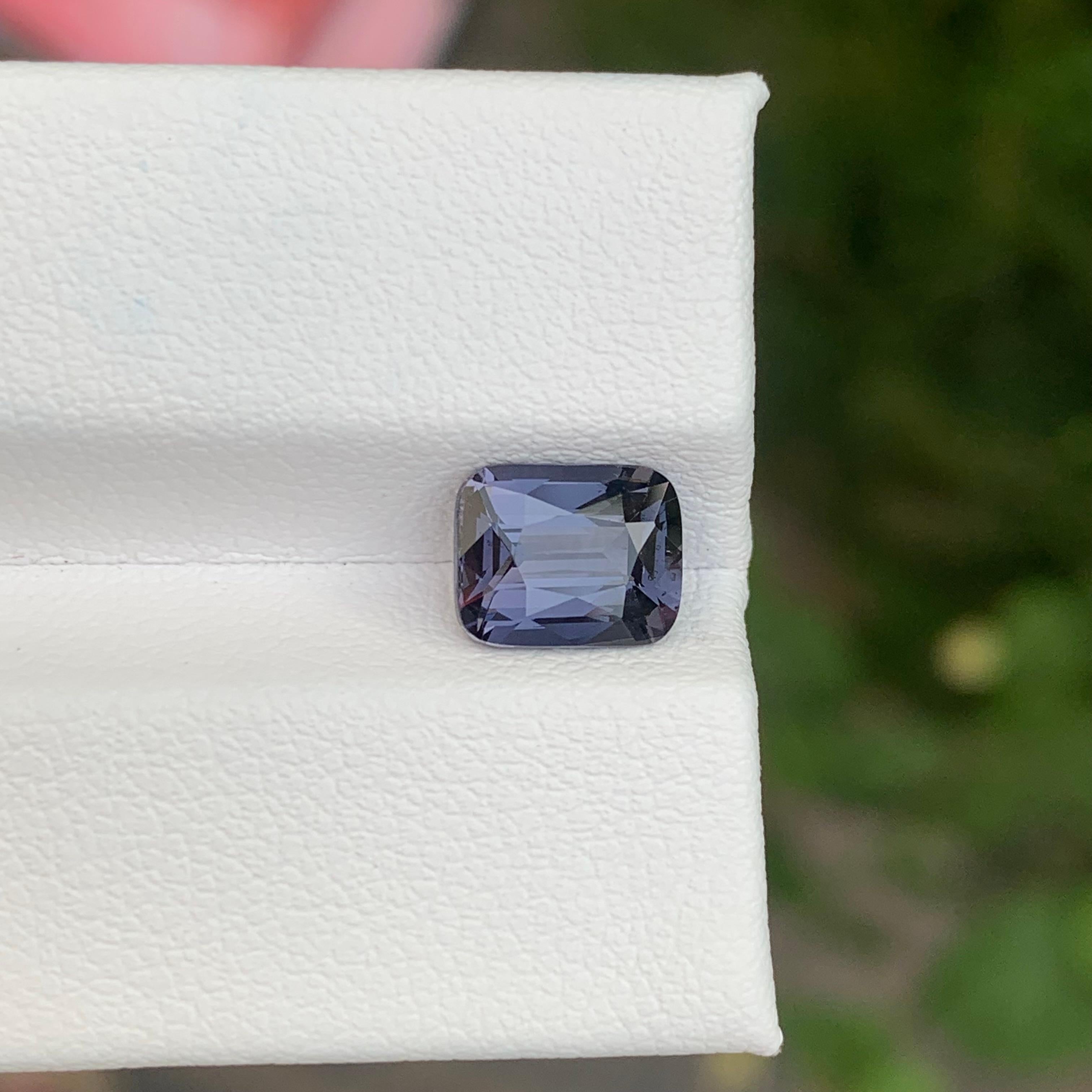 Spinello blu sfaccettato

Peso : 2,13 Carati
Dimensioni: 8,1 x 6,4 x 4,3 mm
Colore : Viola Blu 
Trattamento: Non
Forma: Cuscino
Certificato: Disponibile

Lo spinello è una gemma affascinante, apprezzata per i suoi colori brillanti e la sua