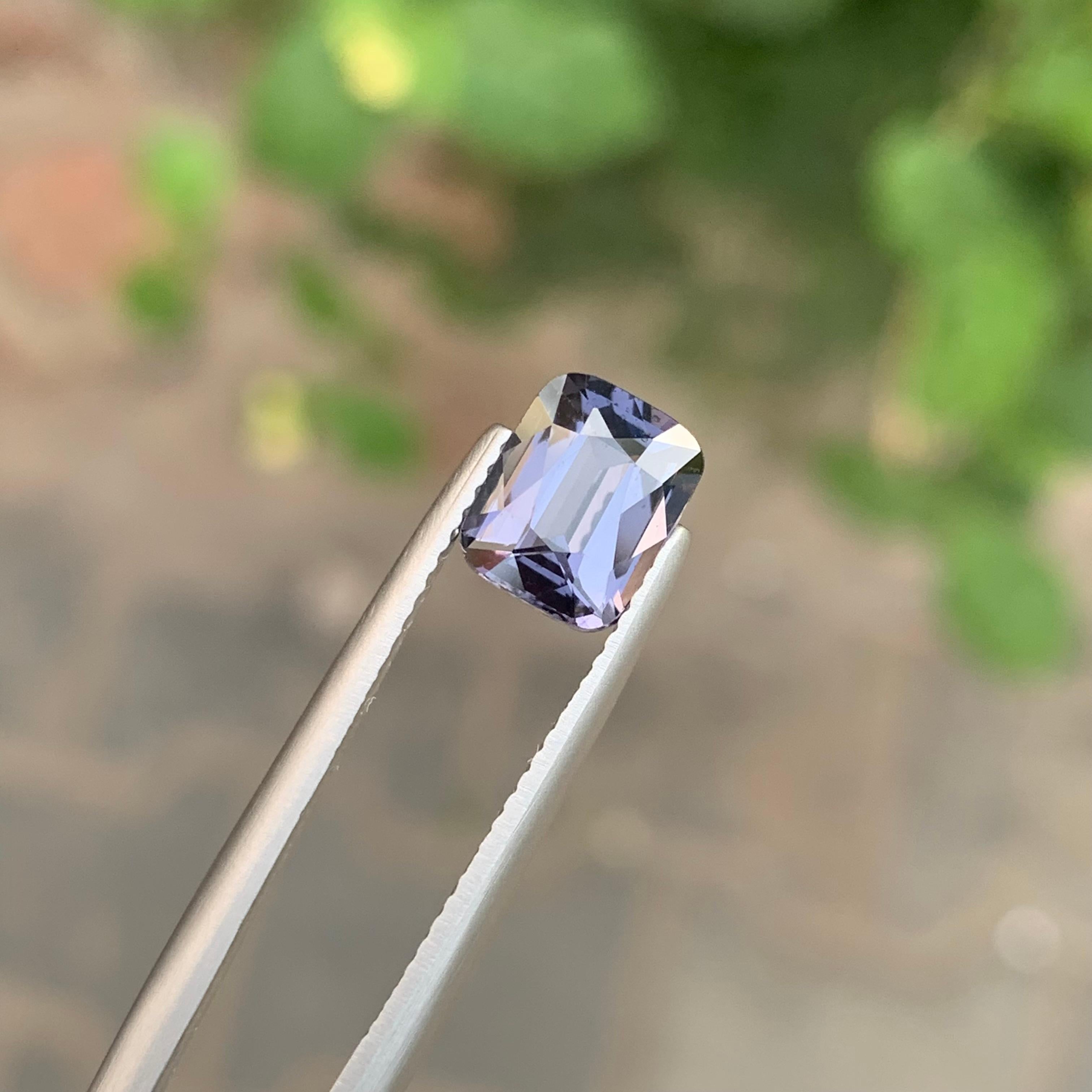 Taglio cuscino Spinello blu viola sciolto naturale da 2,13 carati certificato AIGS proveniente dalla Tanzania in vendita