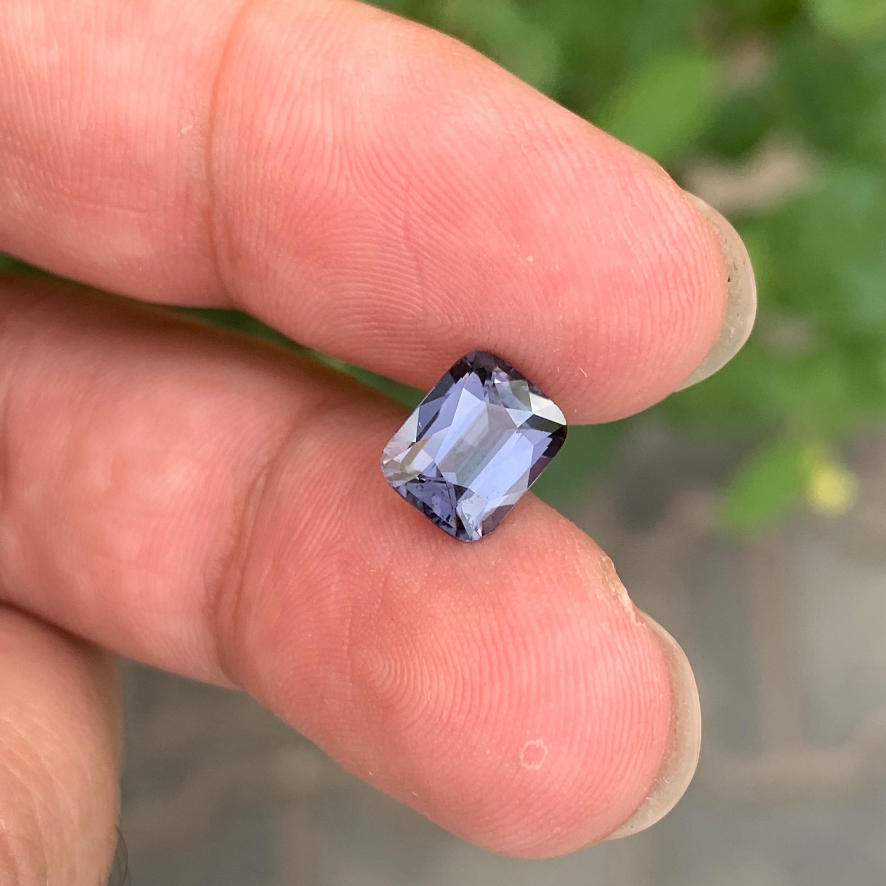 Spinello blu viola sciolto naturale da 2,13 carati certificato AIGS proveniente dalla Tanzania in vendita 2