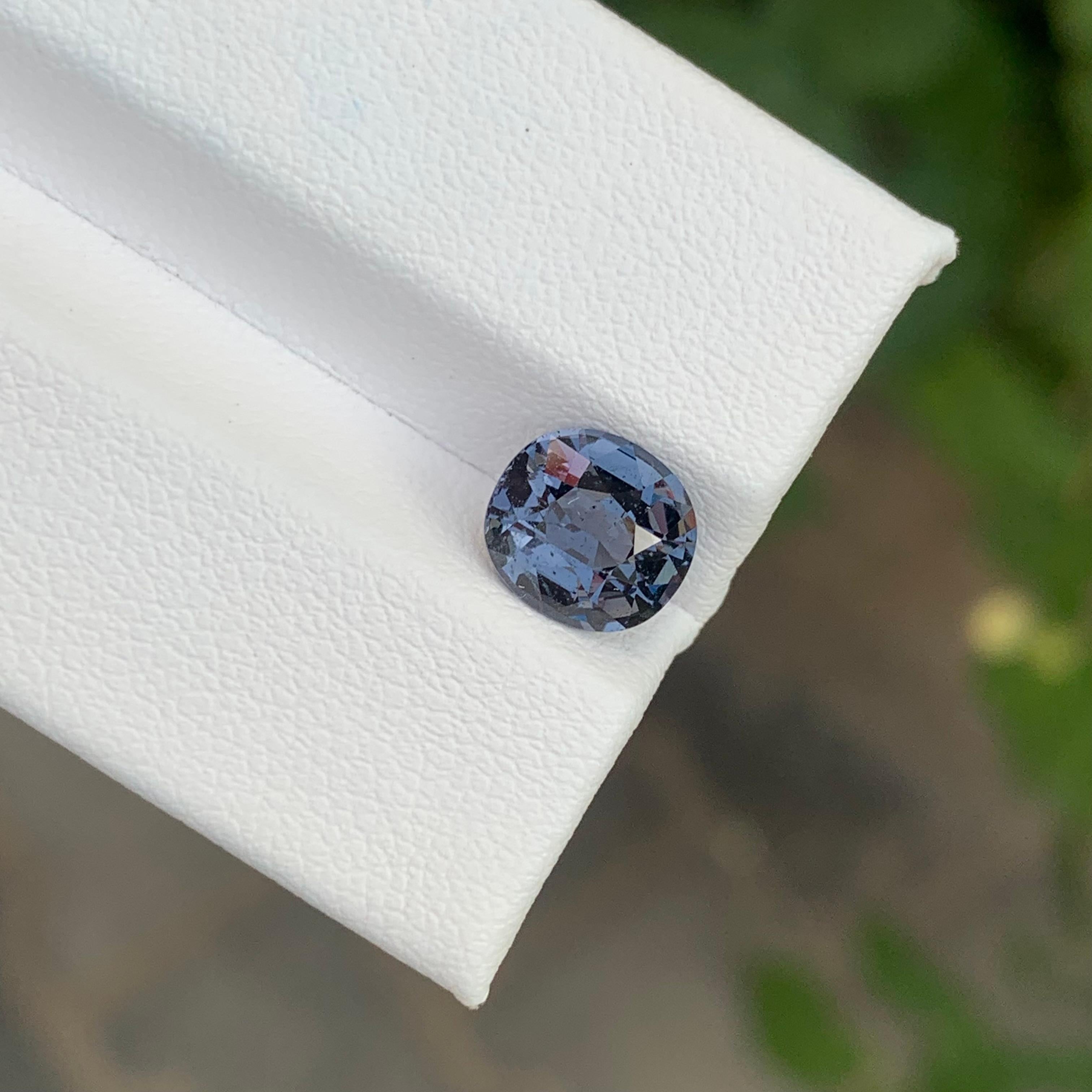 AIGS Certified 2.22 Carat Natural Loose Purple Spinel Cushion Shape Gemstone (pierre précieuse en forme de coussin) en vente 4