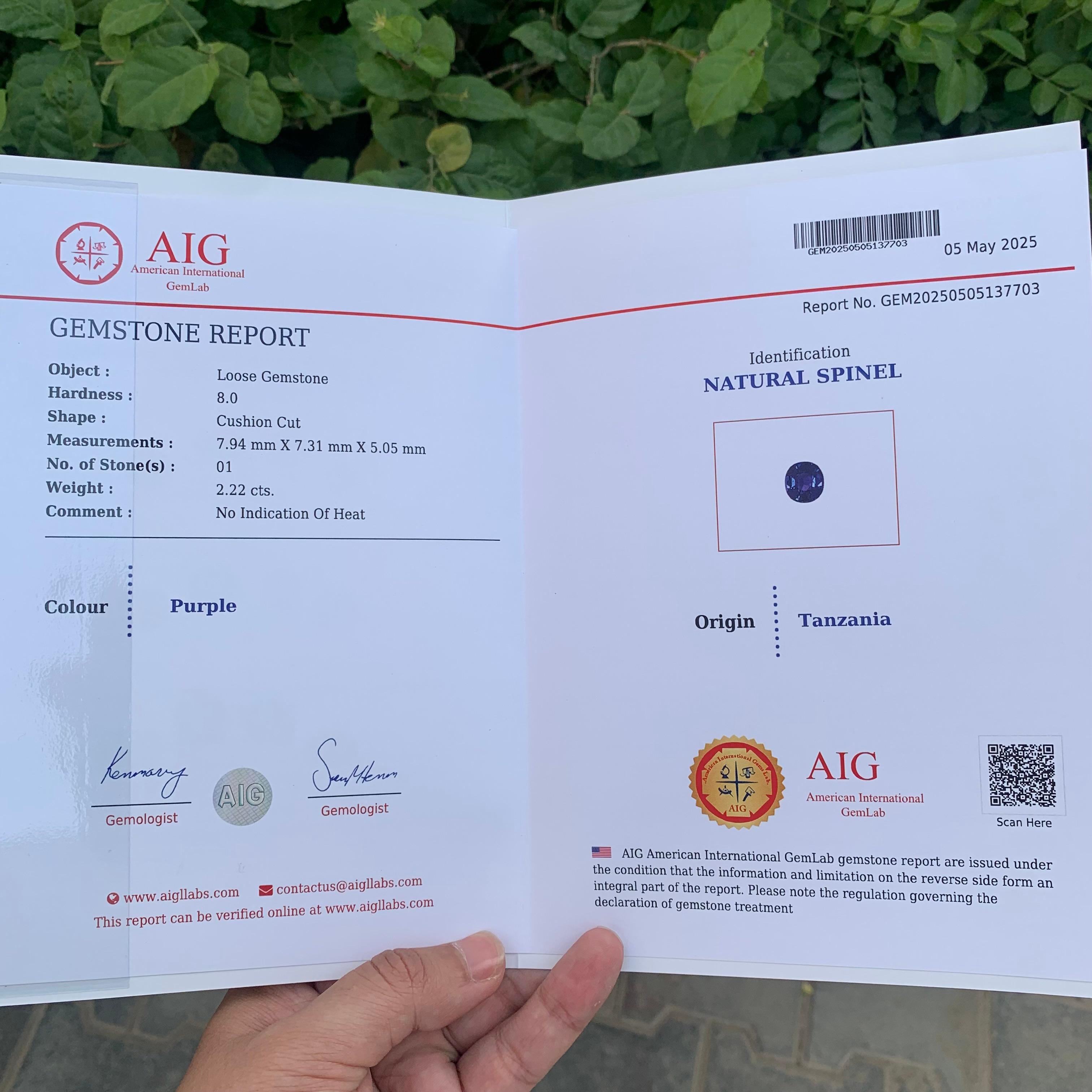 AIGS Certified 2.22 Carat Natural Loose Purple Spinel Cushion Shape Gemstone (pierre précieuse en forme de coussin) en vente 3