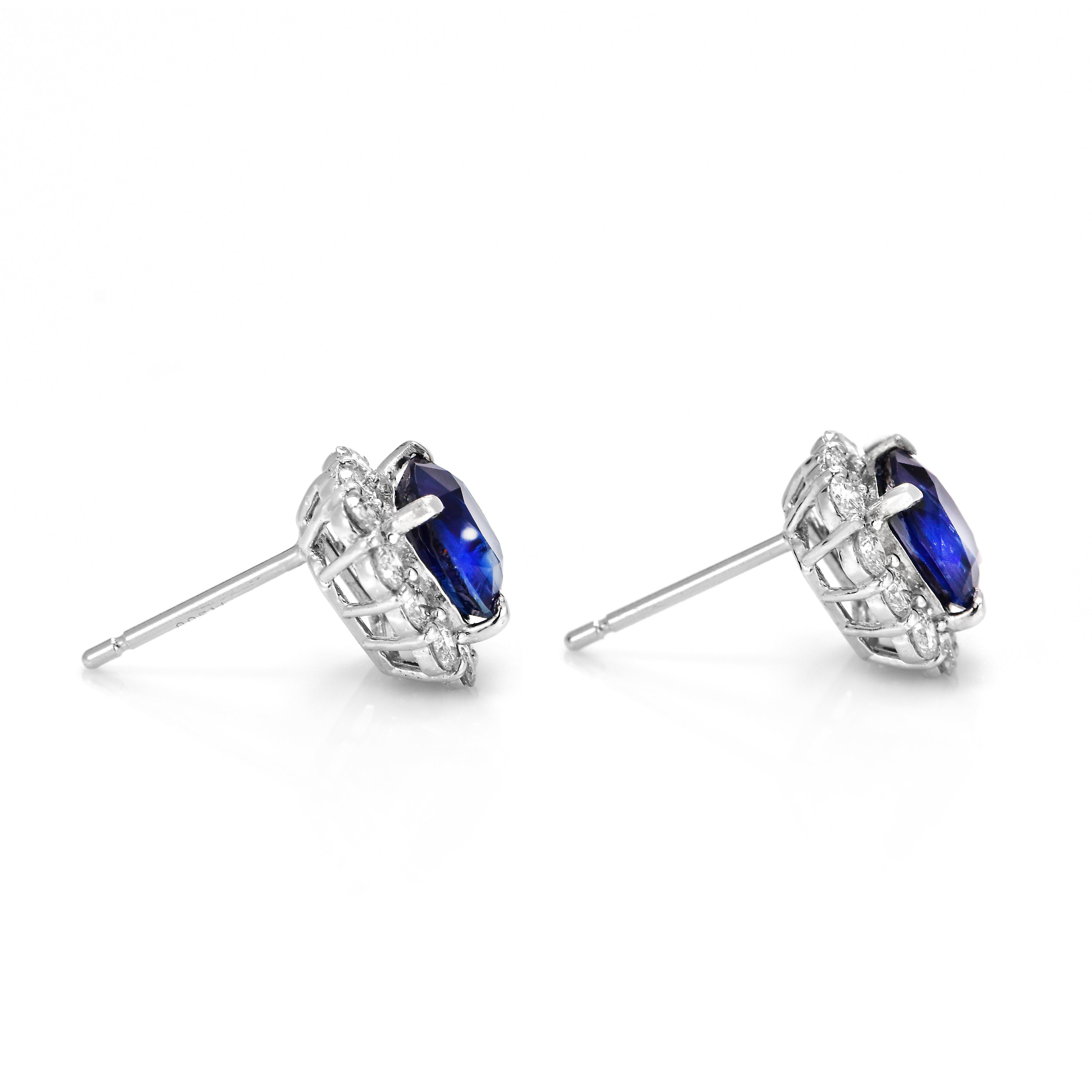AIGS Certified 2.29 Carat Natural Royal Blue Sapphire Earrings Made in Platinum For Sale 4