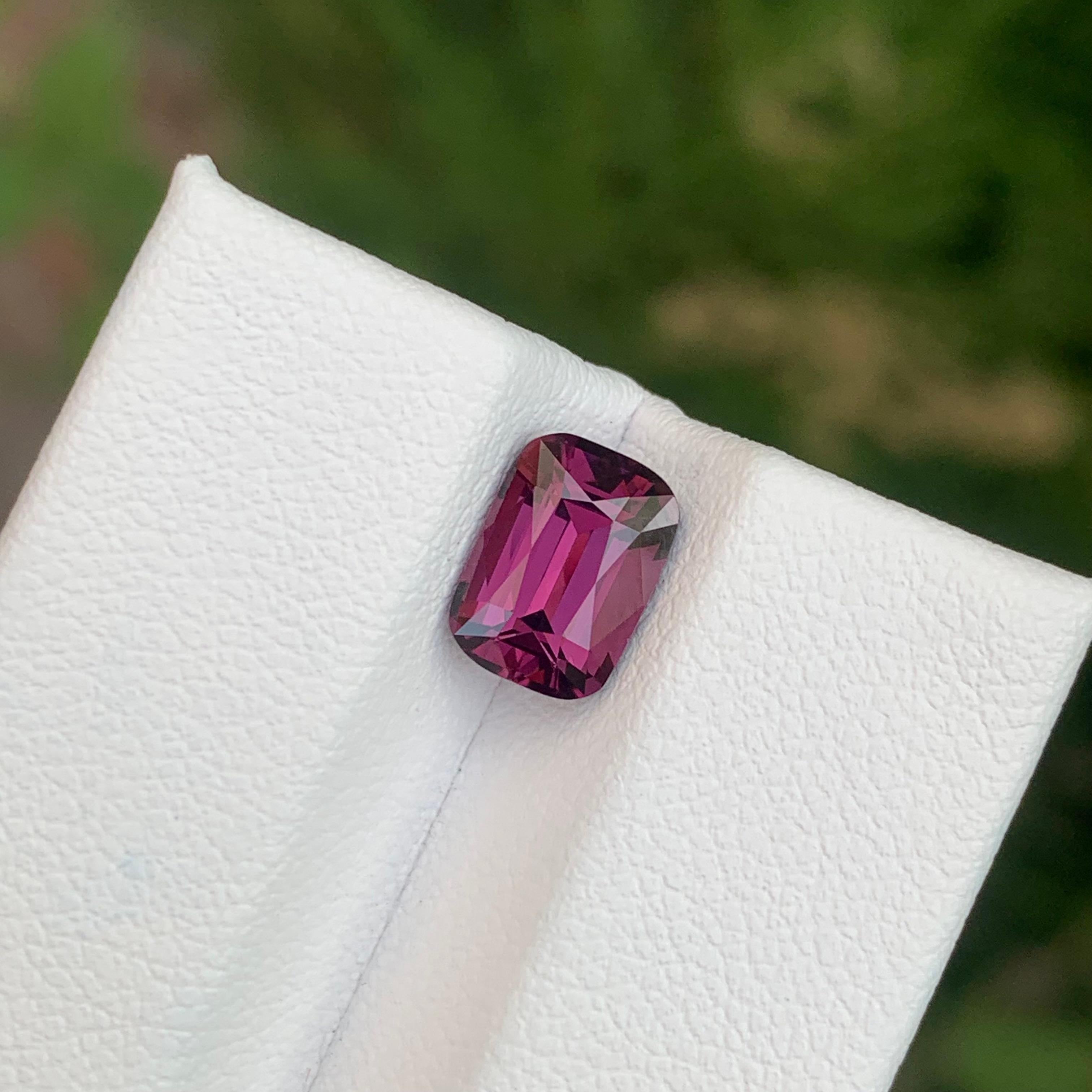 AIGS-zertifizierter 2,30 Karat natürlicher loser Vivid Pink Spinell aus Tansania im Angebot 6