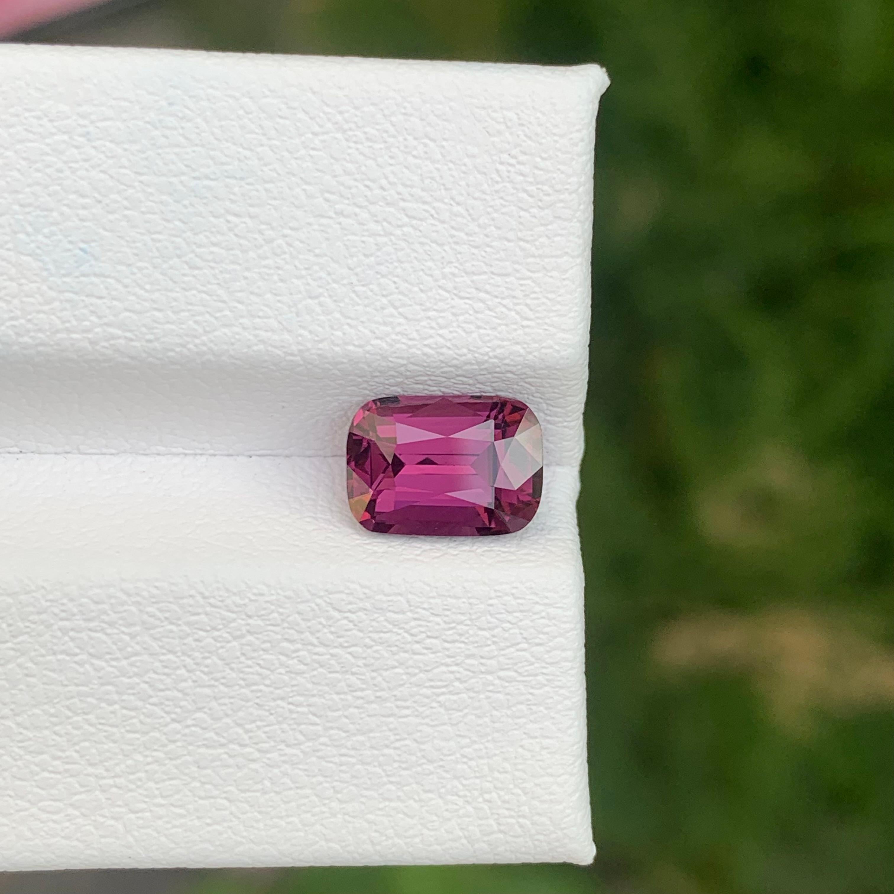 AIGS-zertifizierter 2,30 Karat natürlicher loser Vivid Pink Spinell aus Tansania im Angebot 7
