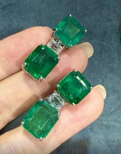 Certified 23.00 Carats Zambian Emeralds 1.00 Ct Diamonds 18K Gold Earrings